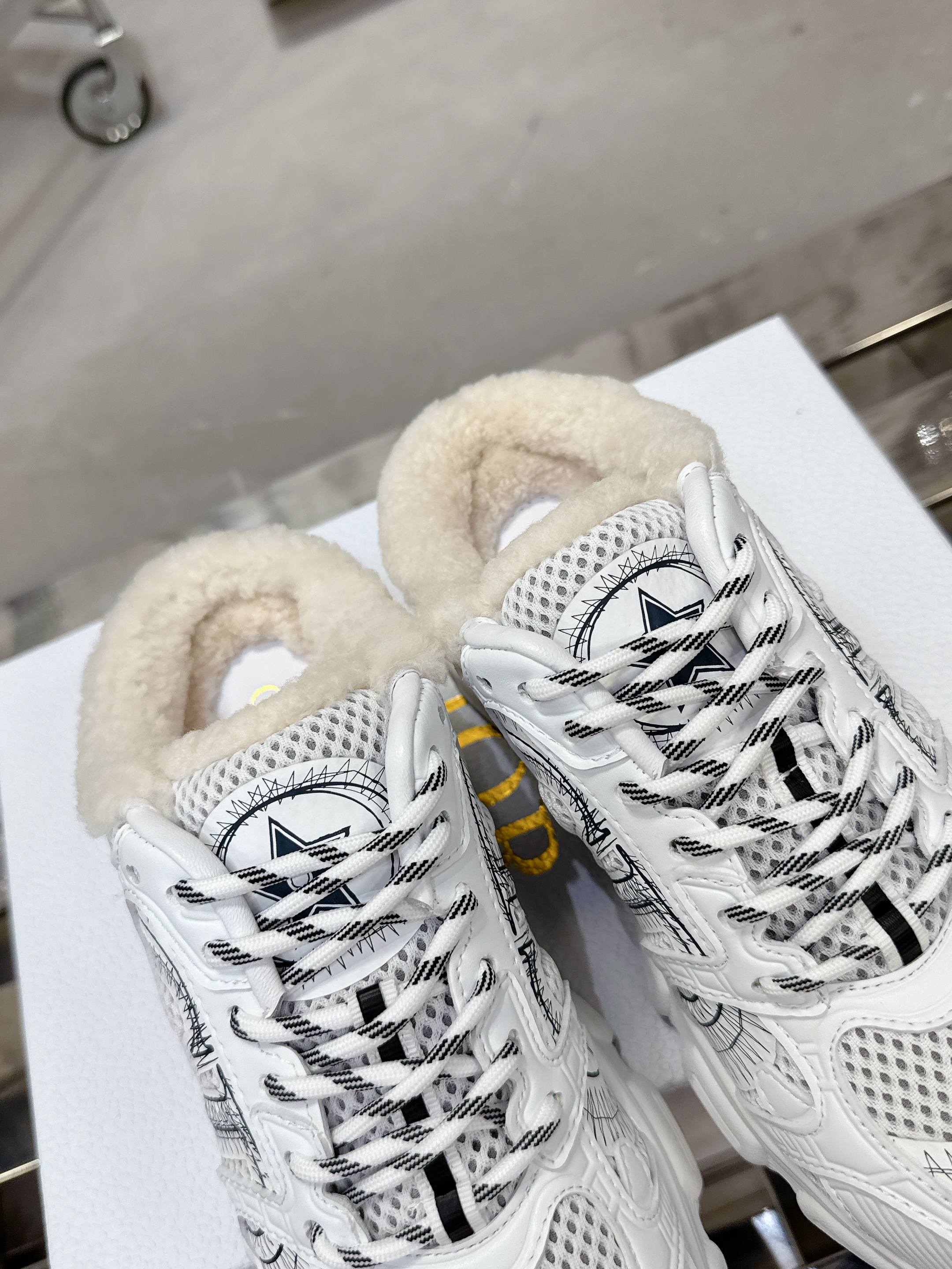 Dior 25 Chrono Sneakers White Black Mesh Calfskin 530324