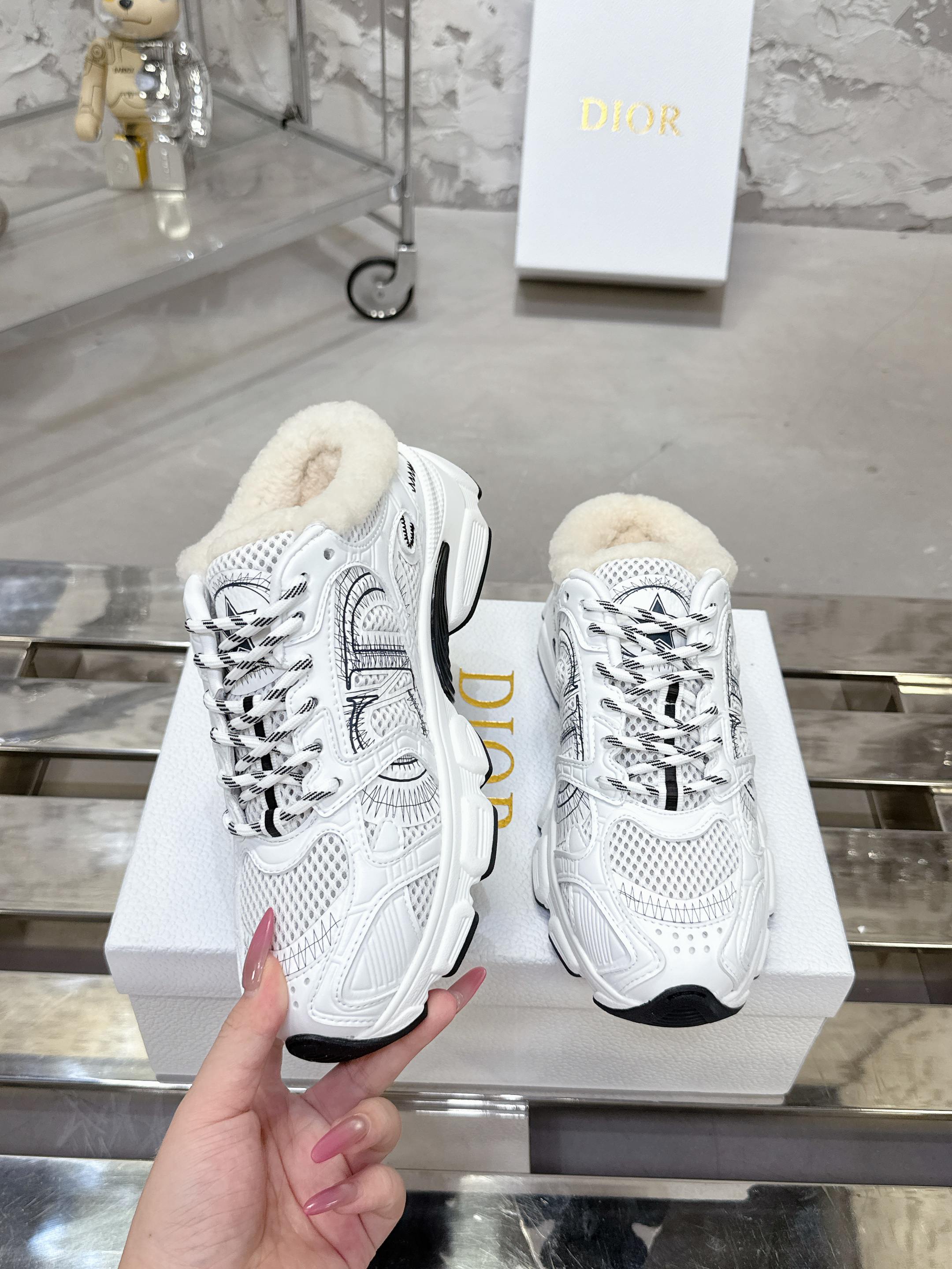 Dior 25 Chrono Sneakers White Black Mesh Calfskin 530324