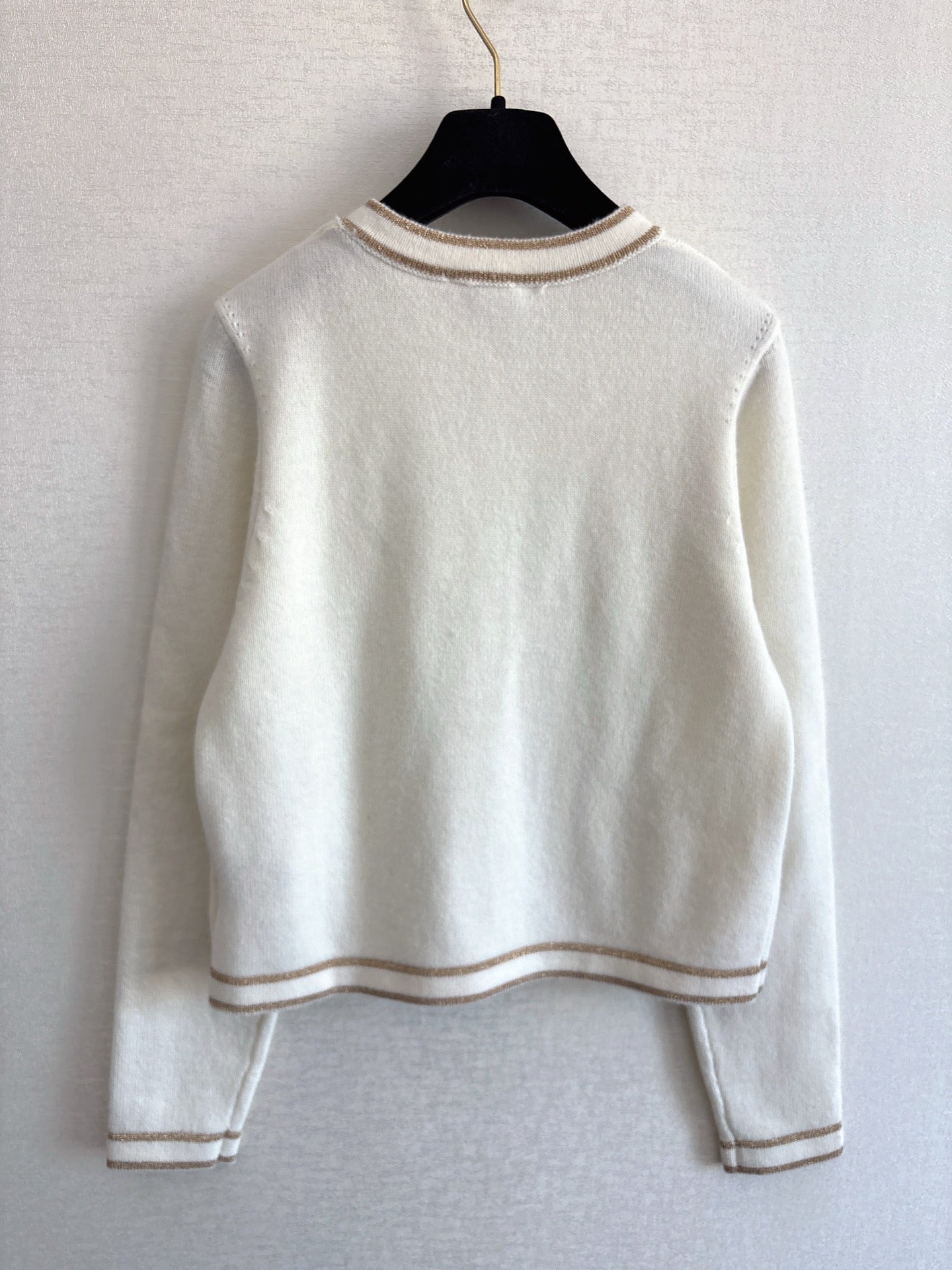 Chanel 2025 Crew Neck Long-sleeved Cardigan White Cashmere 329415