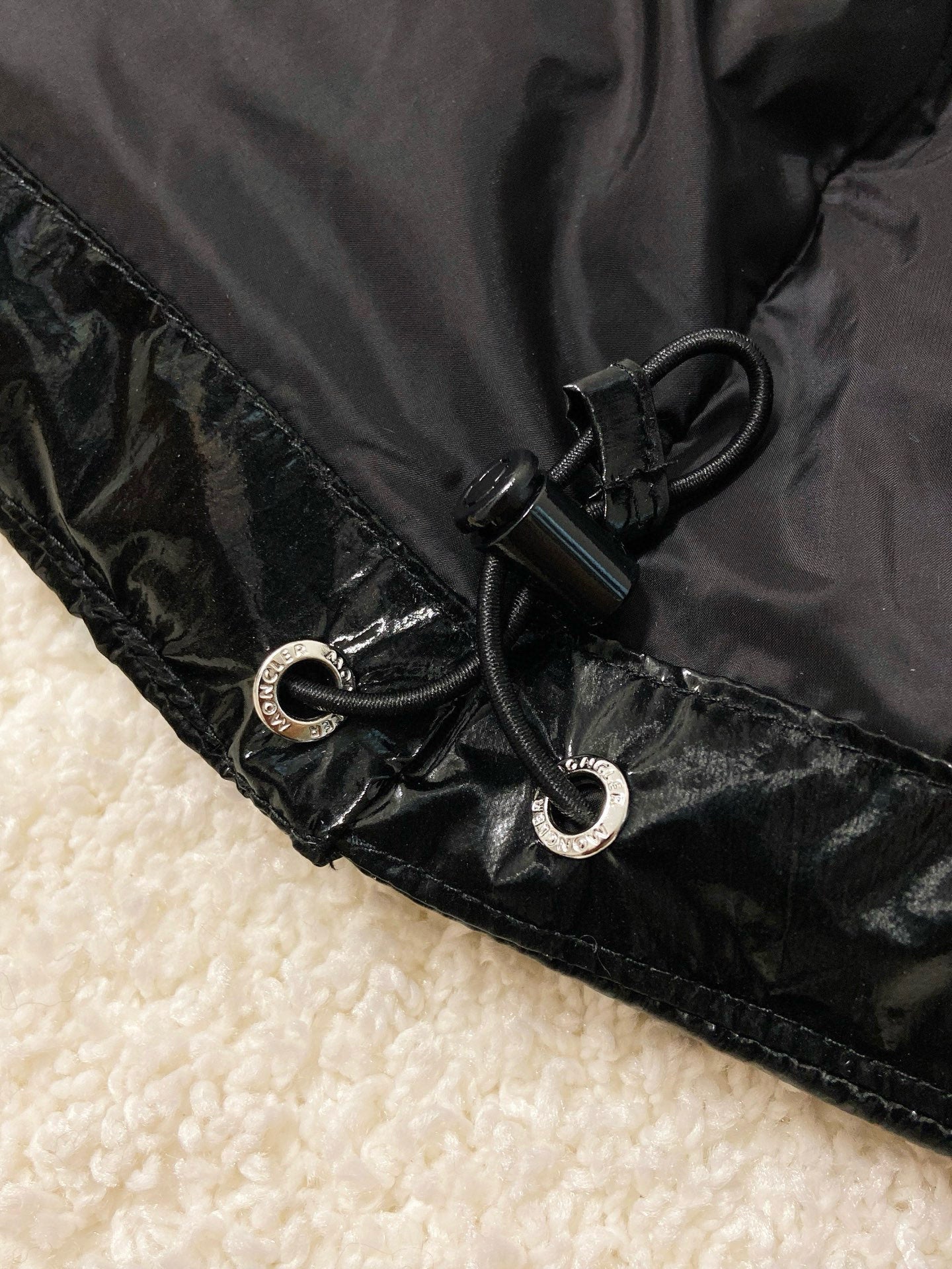 Moncler 2025 Barre Black Swan Goose Jacket Black Down Nylon