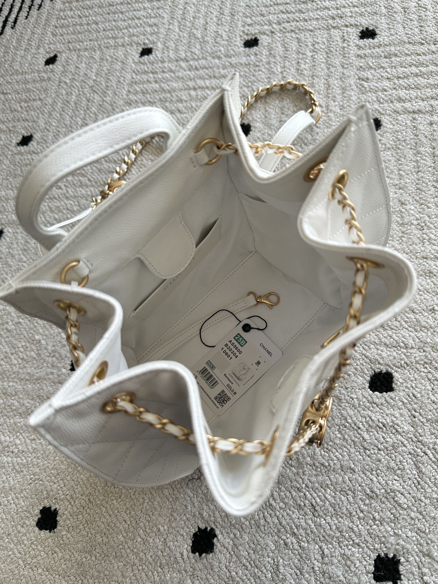 Chanel 2025 Backpack 23cm White Grained Calfskin 318277