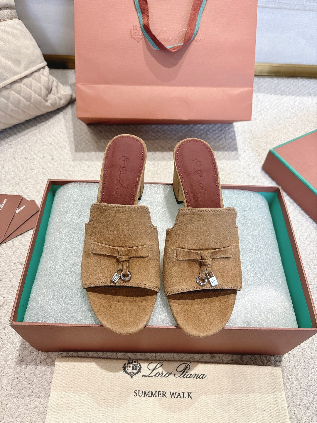 LP 25 Summer Charm Sandal 55 Beige Suede Dard Red Calfskin