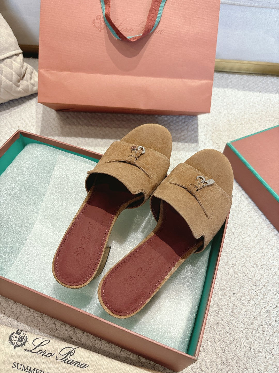 LP 25 Summer Charm Sandal 55 Beige Suede Dard Red Calfskin