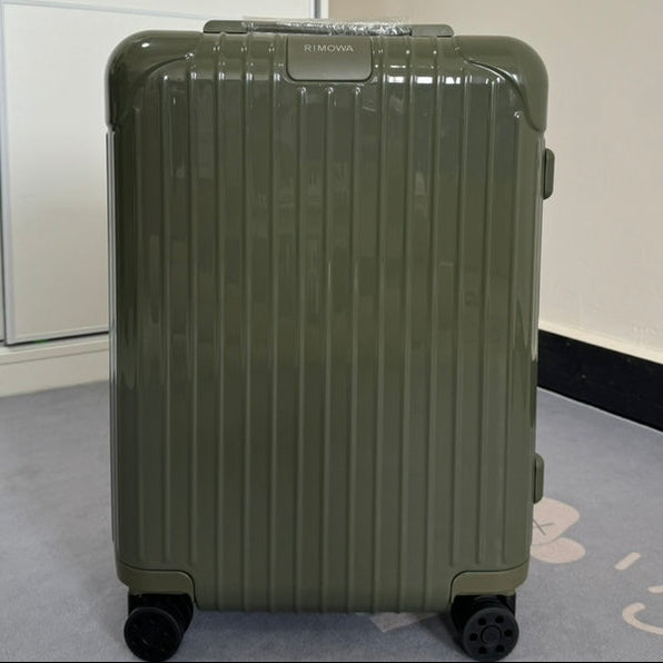 Rimowa 2025 Essential Suitcase Cactus Green Polycarbonate 274079