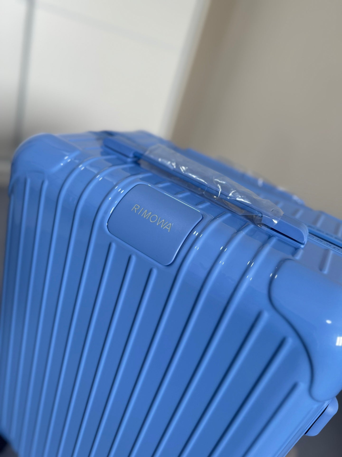 Rimowa 2025 Essential Suitcase Ocean Blue Polycarbonate 274086