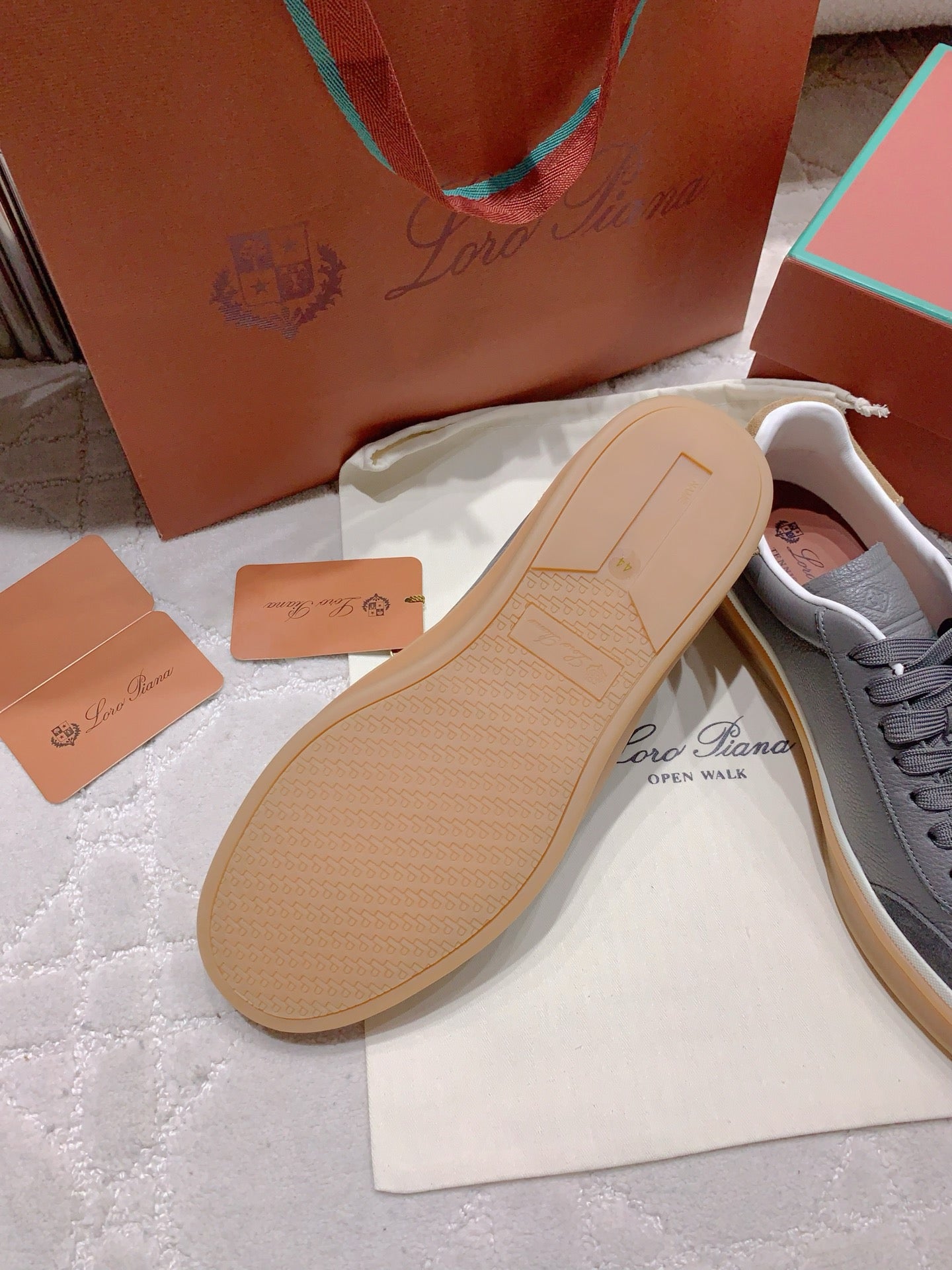 LP sneaker unisex style gray sheepskin mix suede 382665