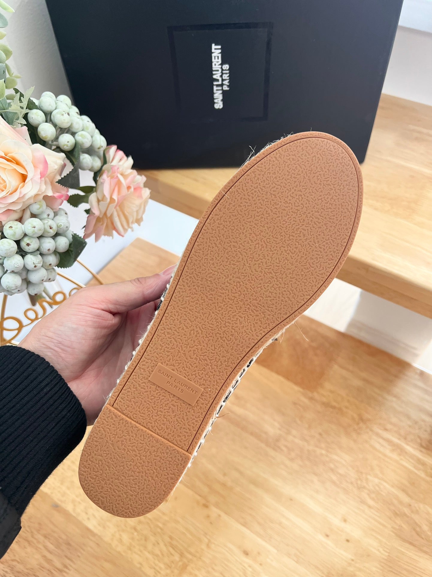 SL YVES EMBOSSED LOGO SLIP ON WHITE AND BLACK CALFSKIN