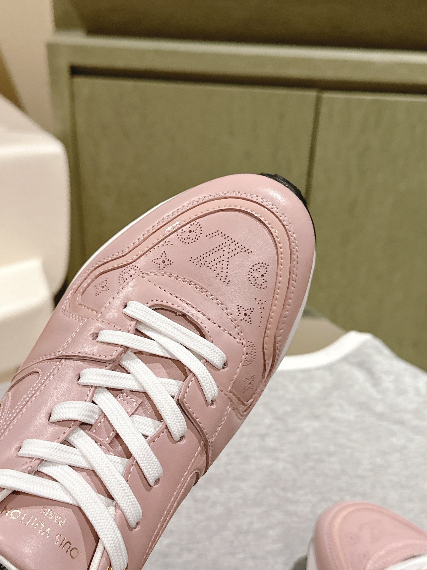 LV Neo Run Away Sneaker 50mm Rose Quartz Cowhide