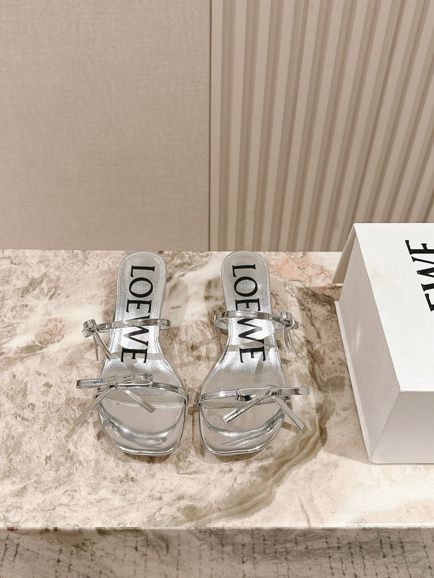 Loewe 25 Petal Bow Sandals Silver Cowhide PVC