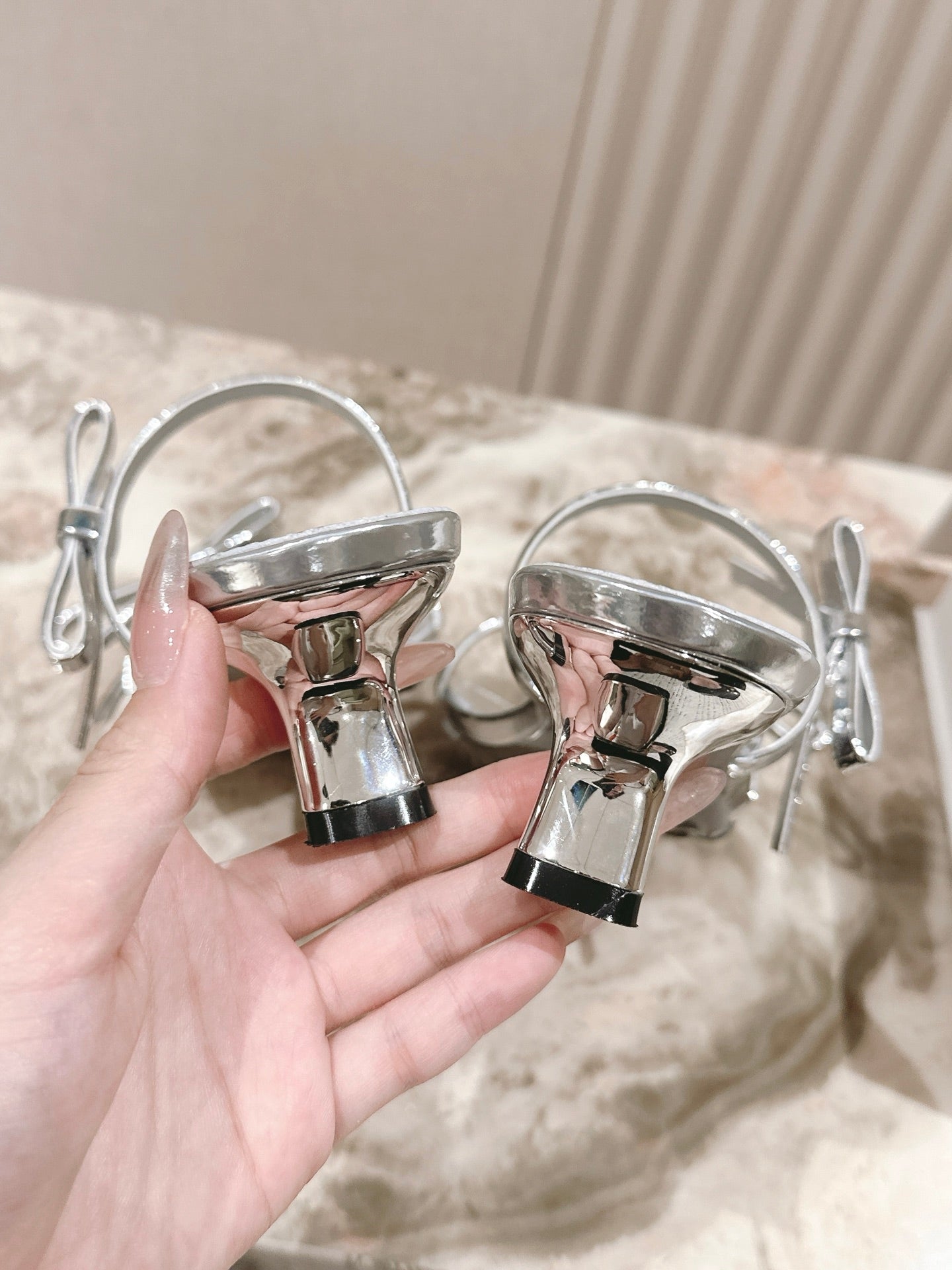 Loewe 25 Petal Bow Sandals Silver Cowhide PVC