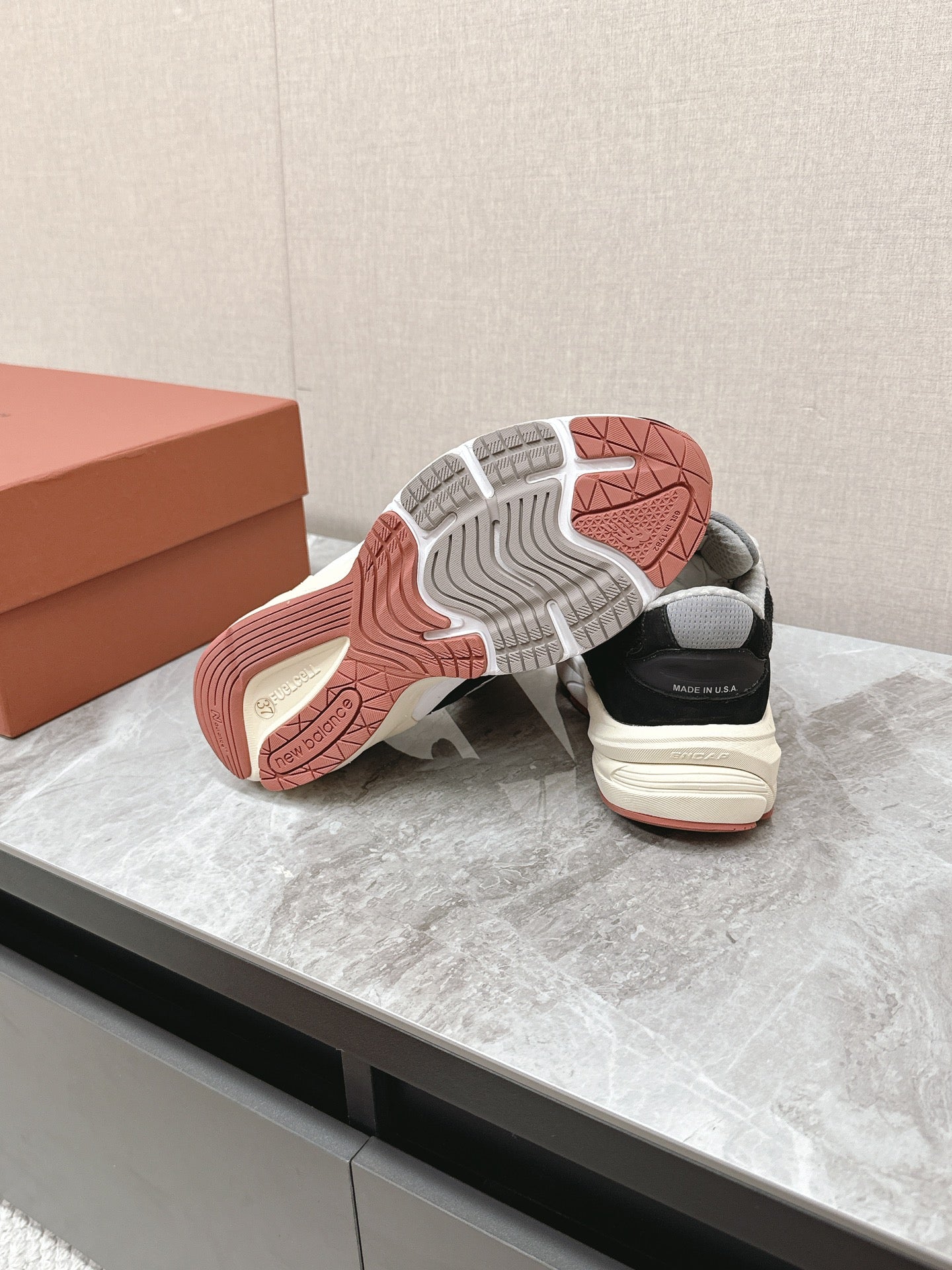 LP x NB 990v6 Sneaker 45mm black suede white calfskin and mesh fabric