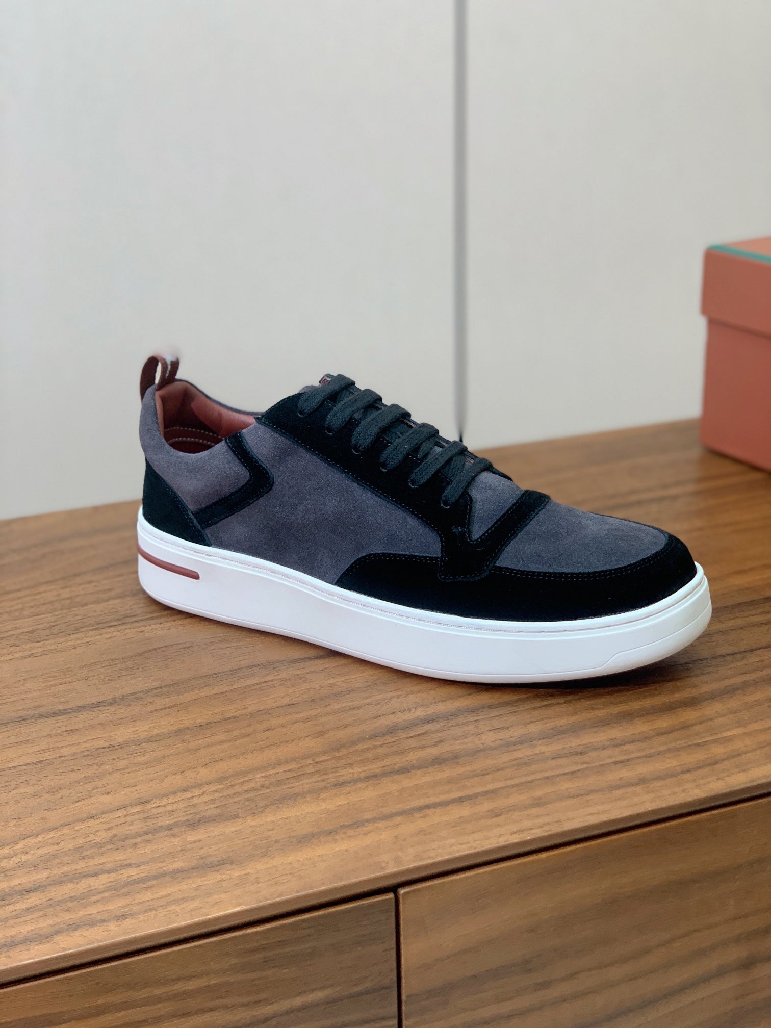 LP NEWPORT WALK SNEAKERS BLACK AND LEAD SUEDE