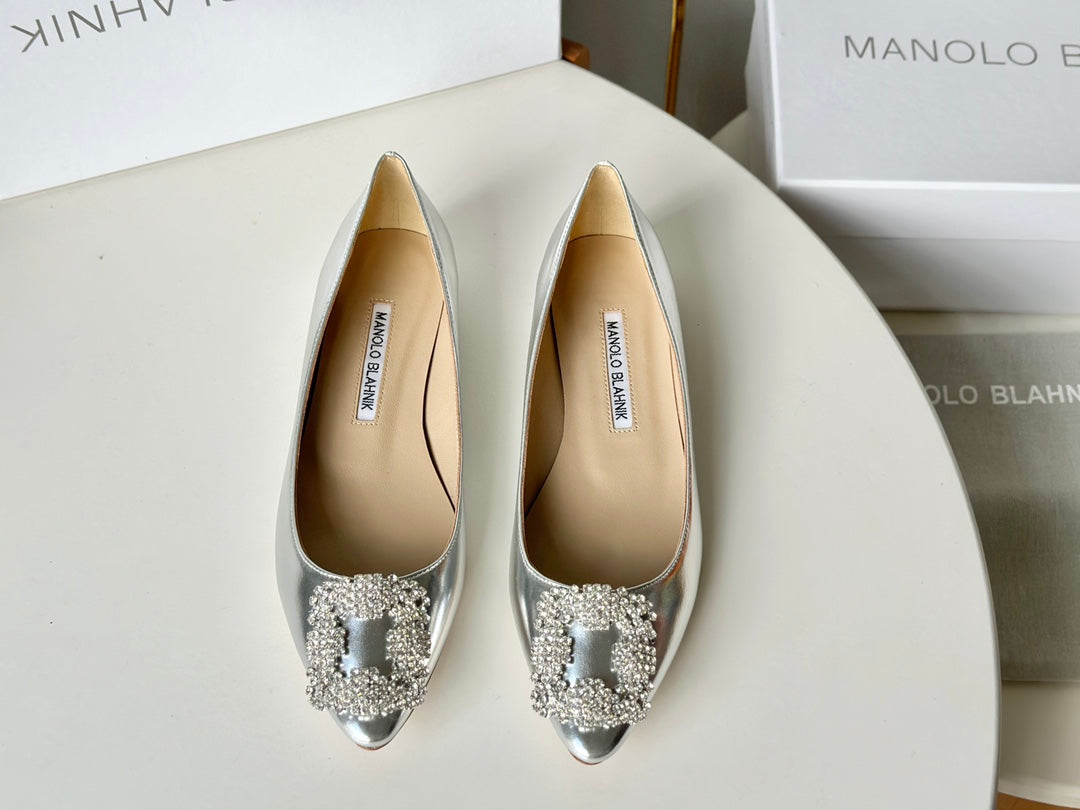 Manolo Diamond Buckle Pumps Silver Mirror Cowhide 451180