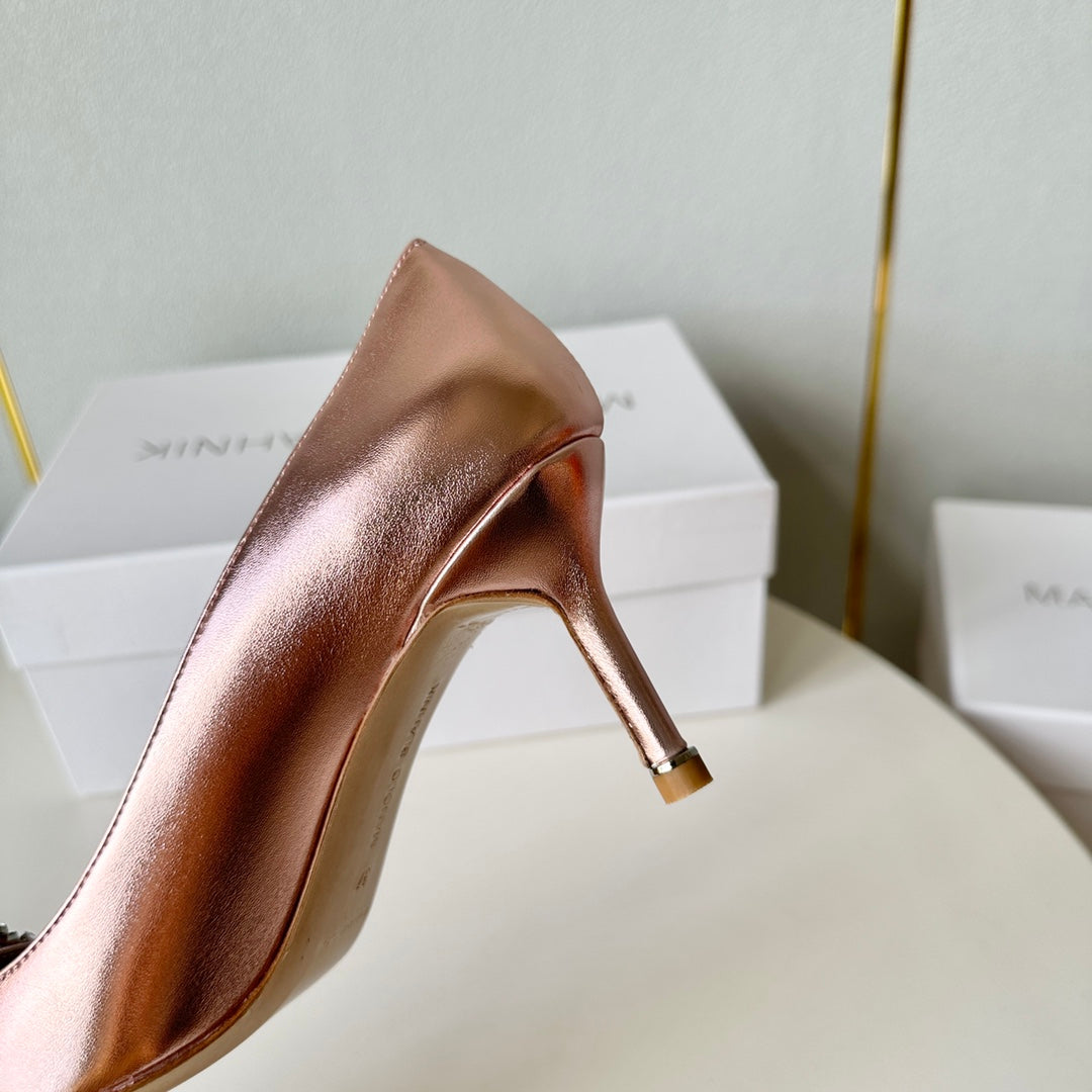 Manolo Diamond Buckle Pumps Pink Gold Mirror Cowhide 451181