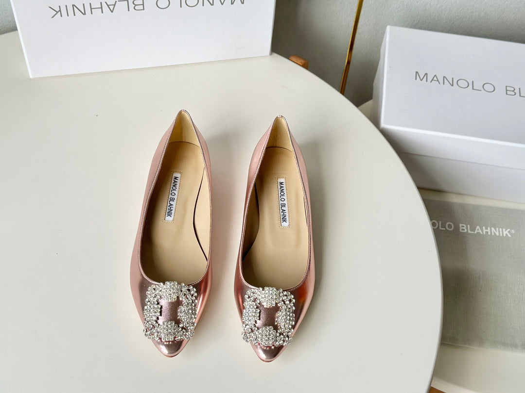 Manolo Diamond Buckle Pumps Pink Gold Mirror Cowhide 451181
