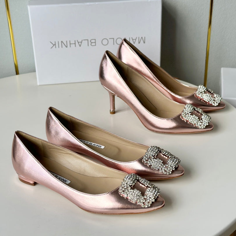 Manolo Diamond Buckle Pumps Pink Gold Mirror Cowhide 451181