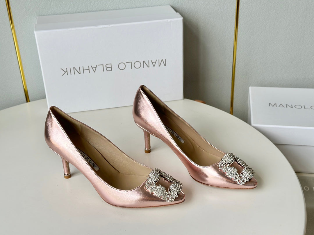 Manolo Diamond Buckle Pumps Pink Gold Mirror Cowhide 451181
