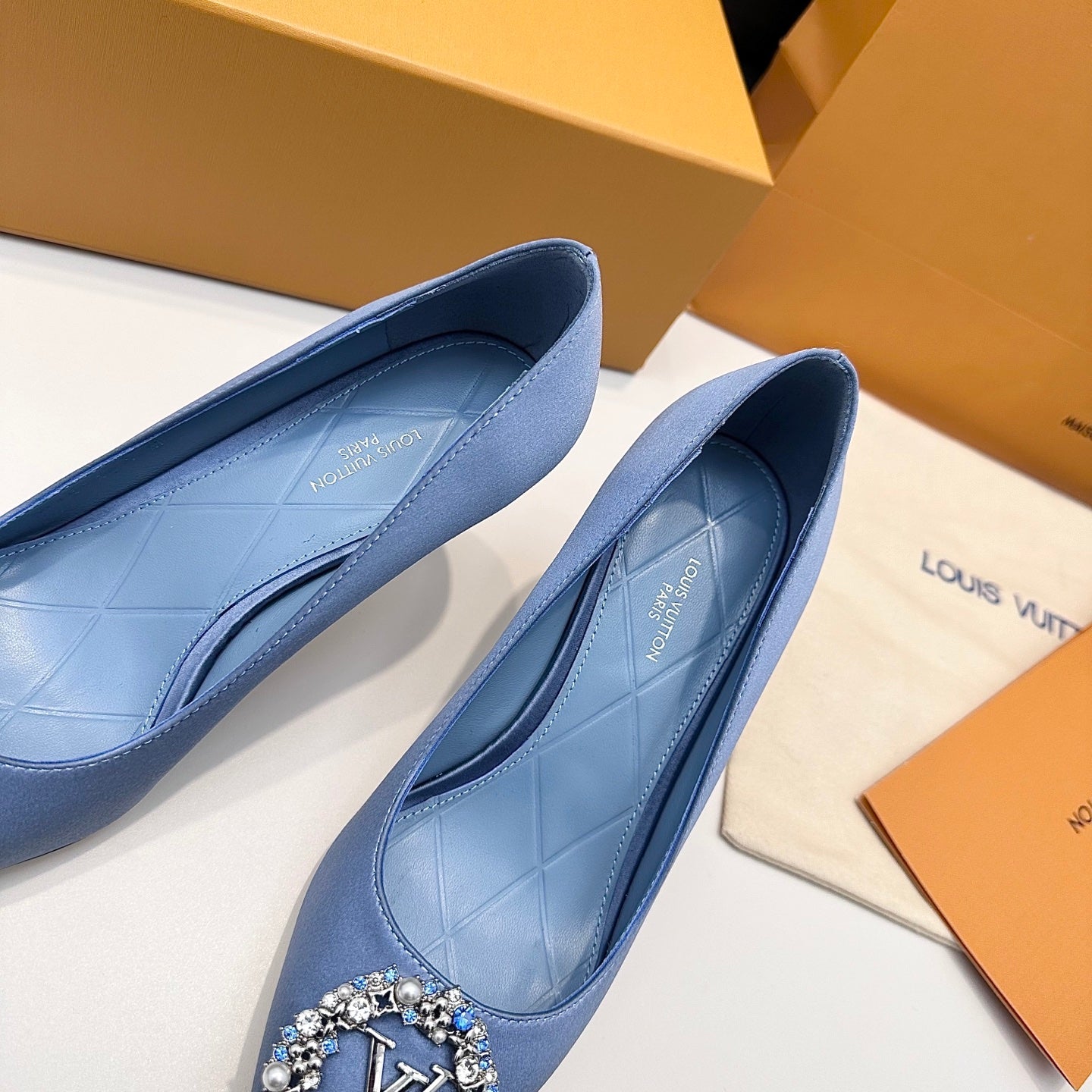 LV 26s  Pointed-Toe High Heels 75 Light Blue Premium Satin 622433