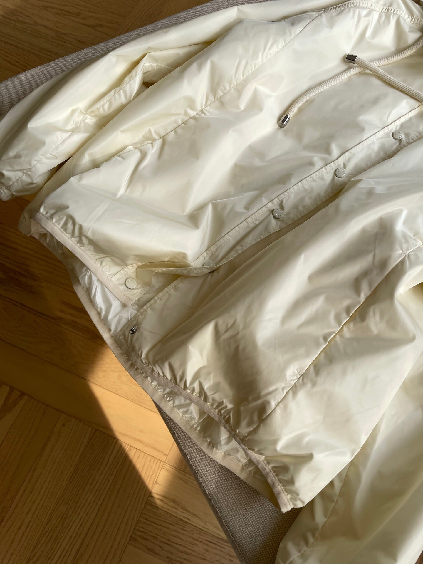 MC 2025 Hooded Windbreaker Cream Nylon Polyester 525086