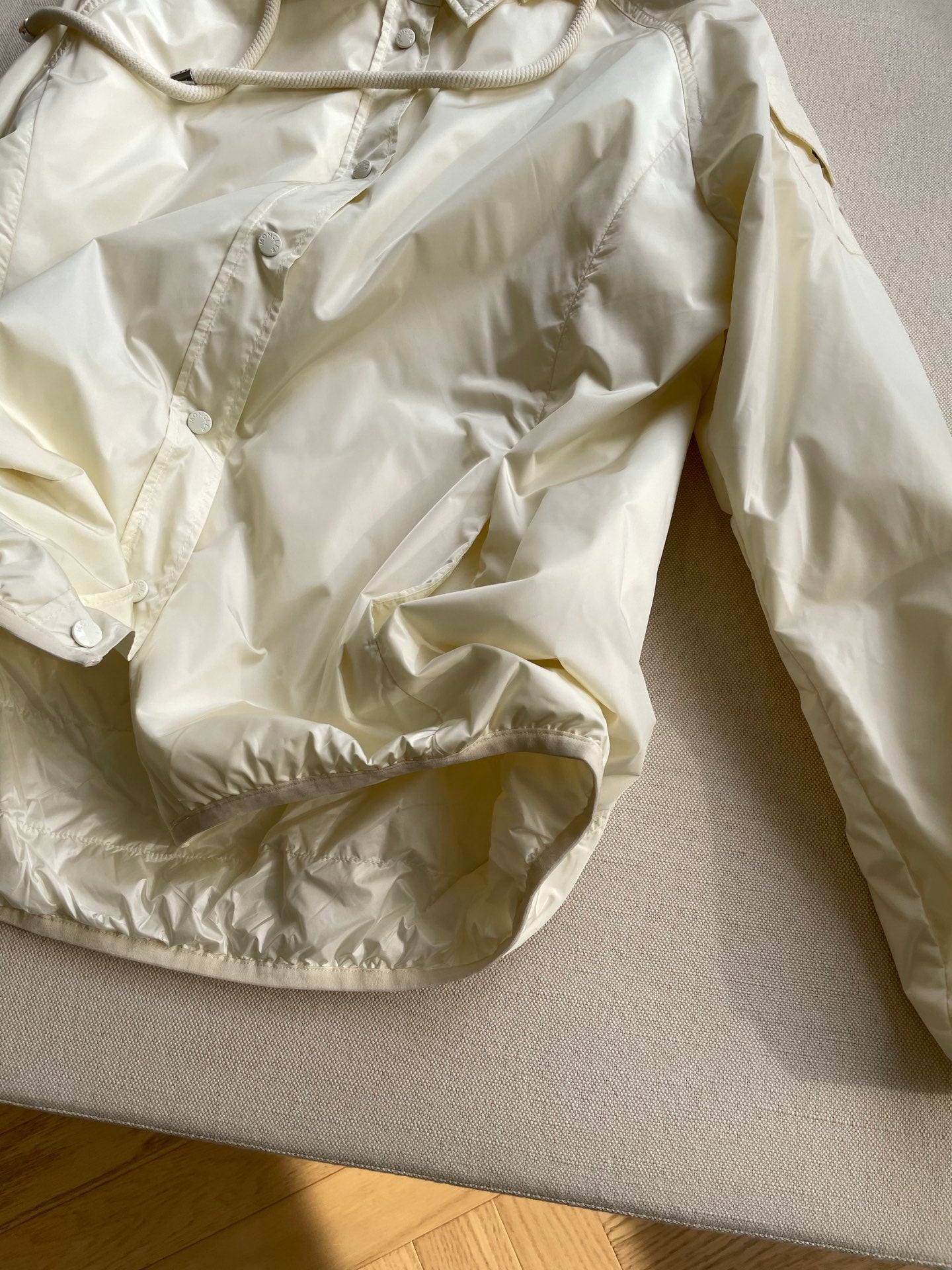 MC 2025 Hooded Windbreaker Cream Nylon Polyester 525086