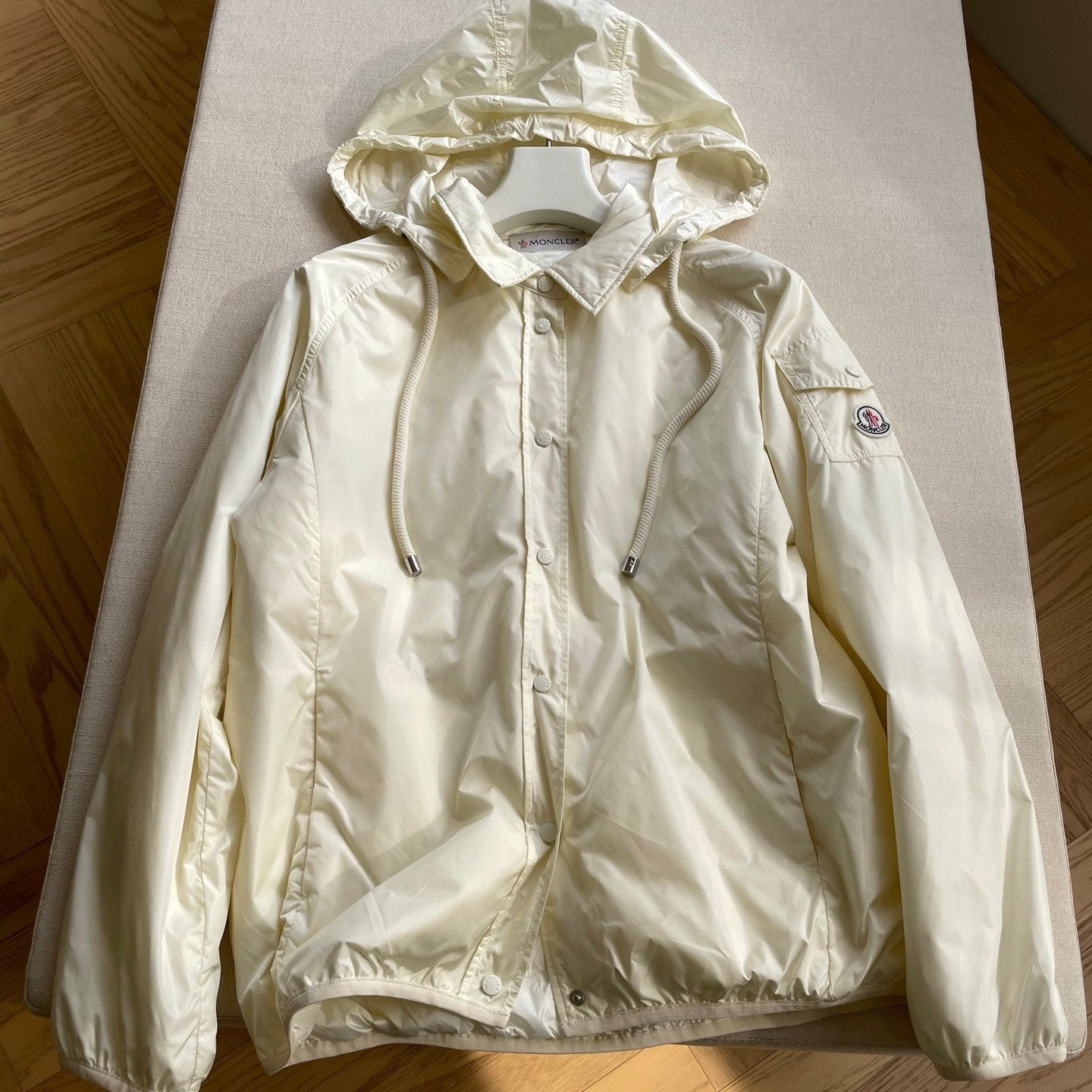 MC 2025 Hooded Windbreaker Cream Nylon Polyester 525086