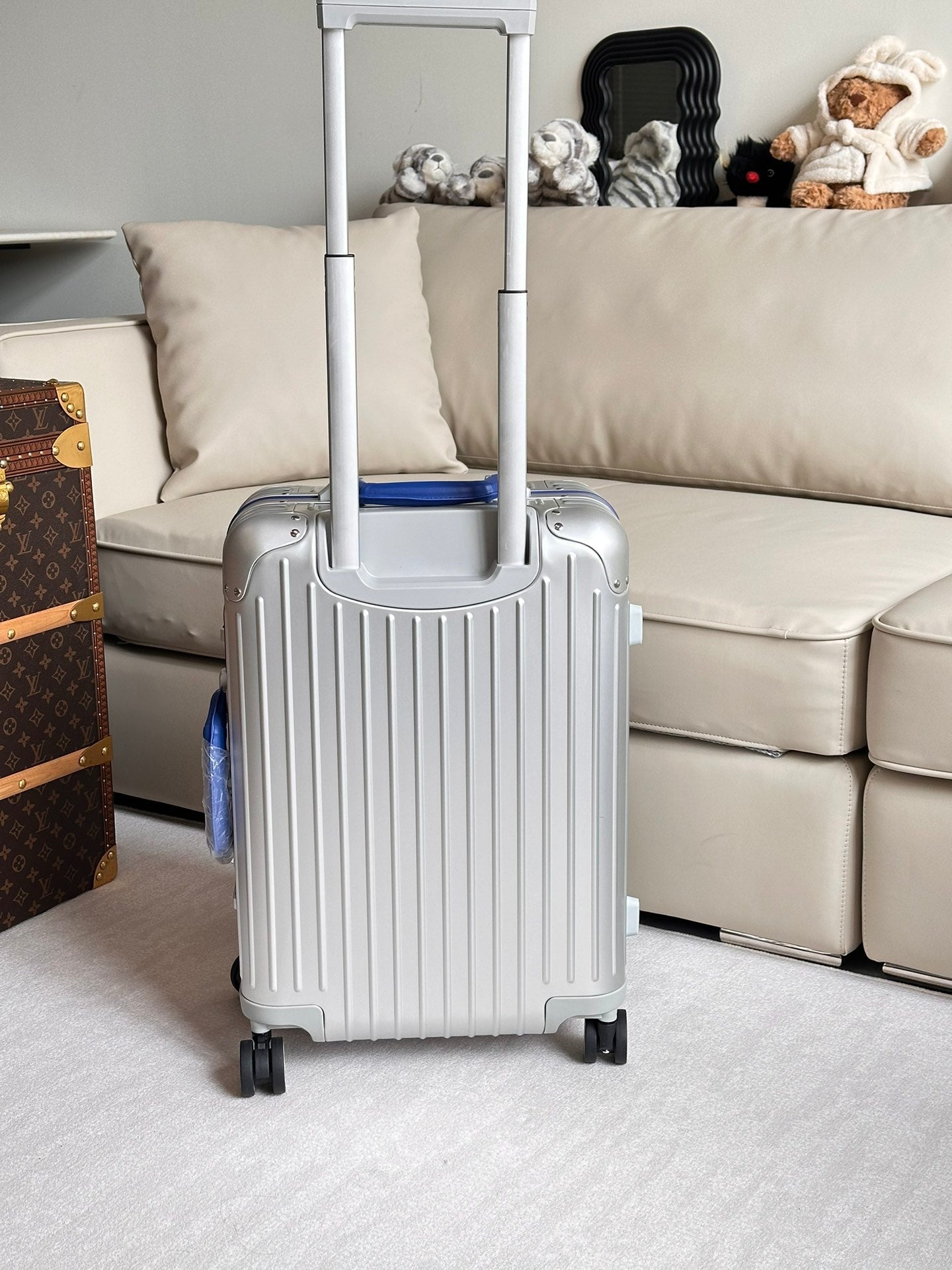 Rimowa 2025 Cabin Twist Suitcase 21inch Silver Blue Aluminum 273827