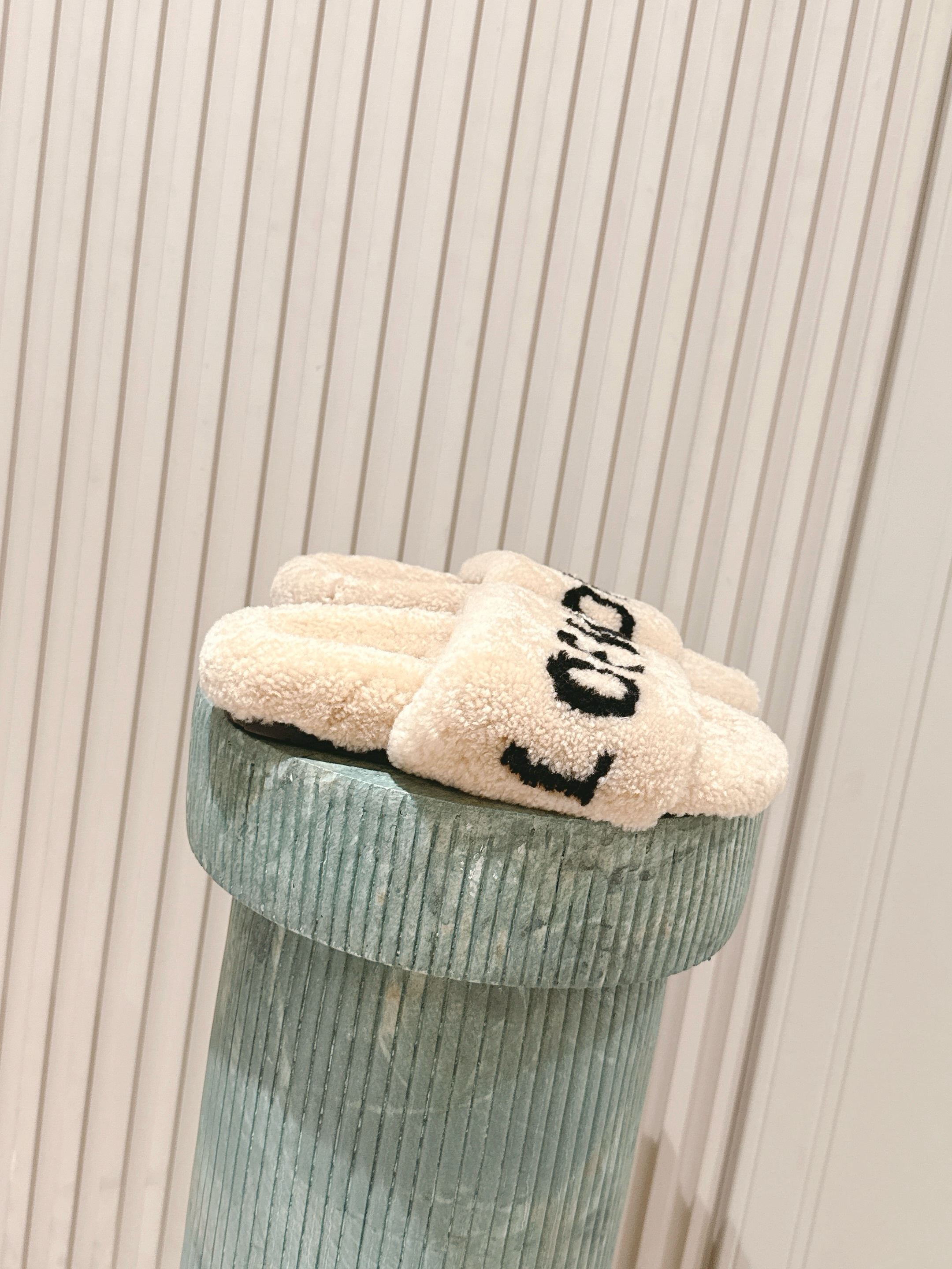 Loewe 2025 Fur Slipper Beige Black Wool 556015