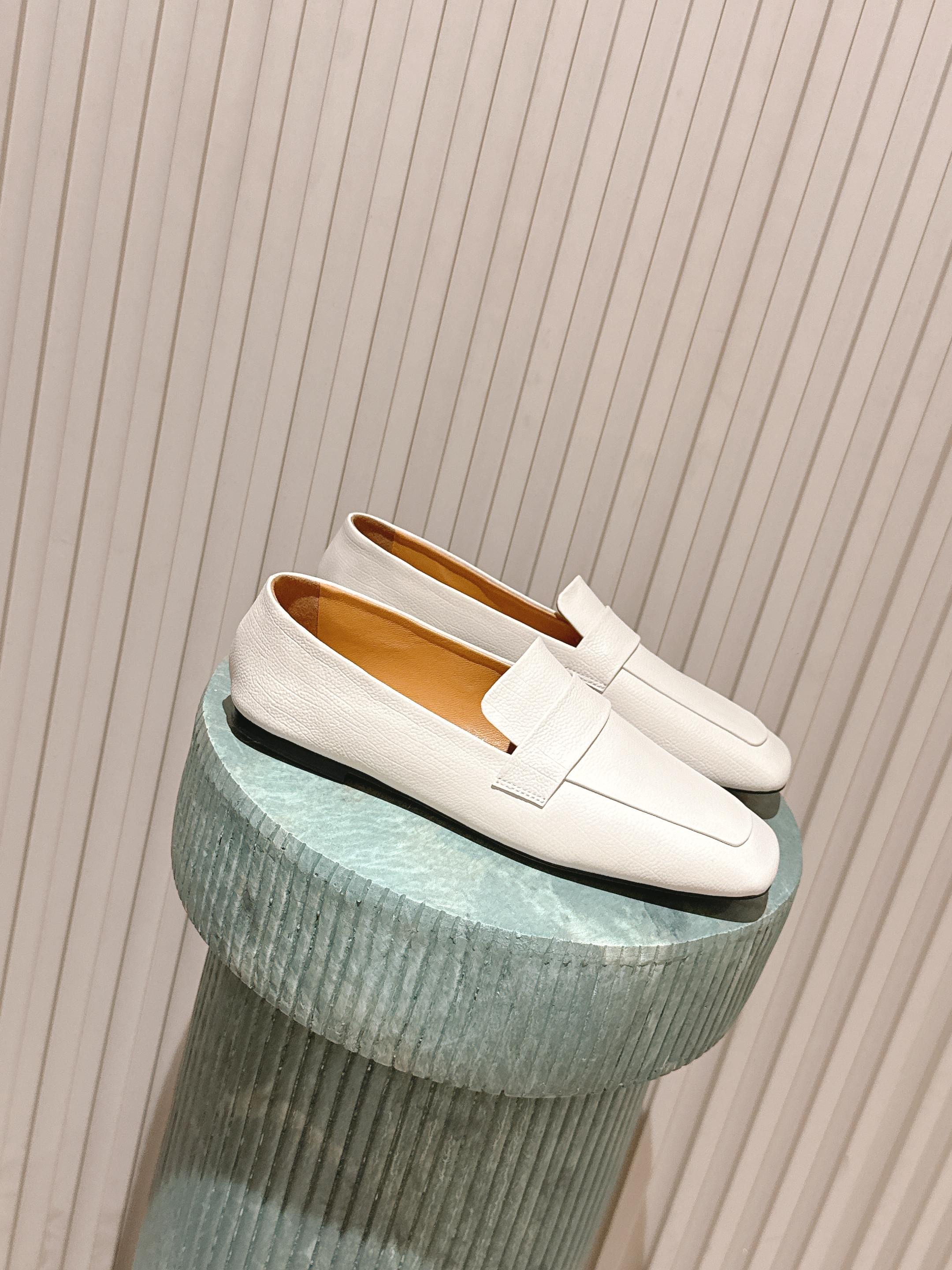 The Row 2025 Square Toe Loafer Cream Sheepskin 556137