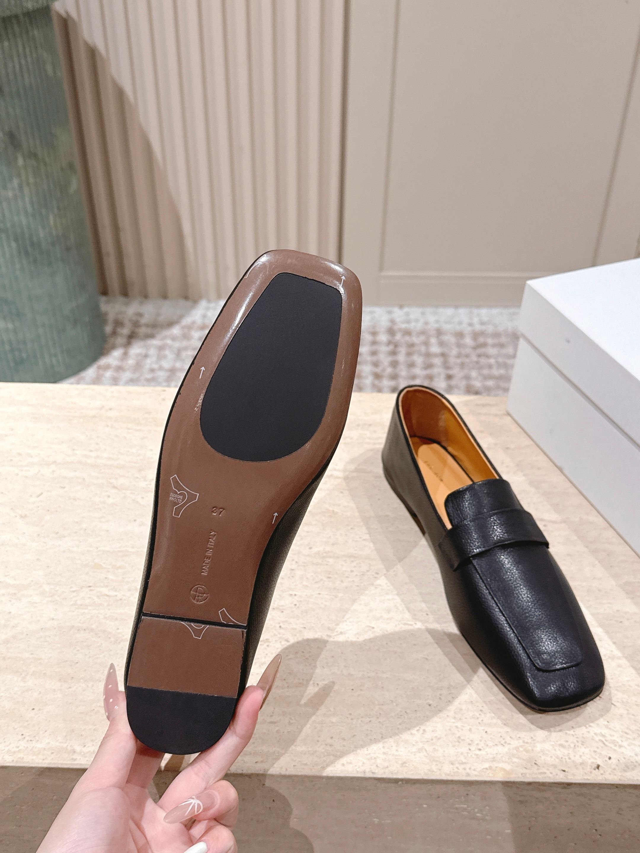 The Row 2025 Square Toe Loafer Black Sheepskin 556138