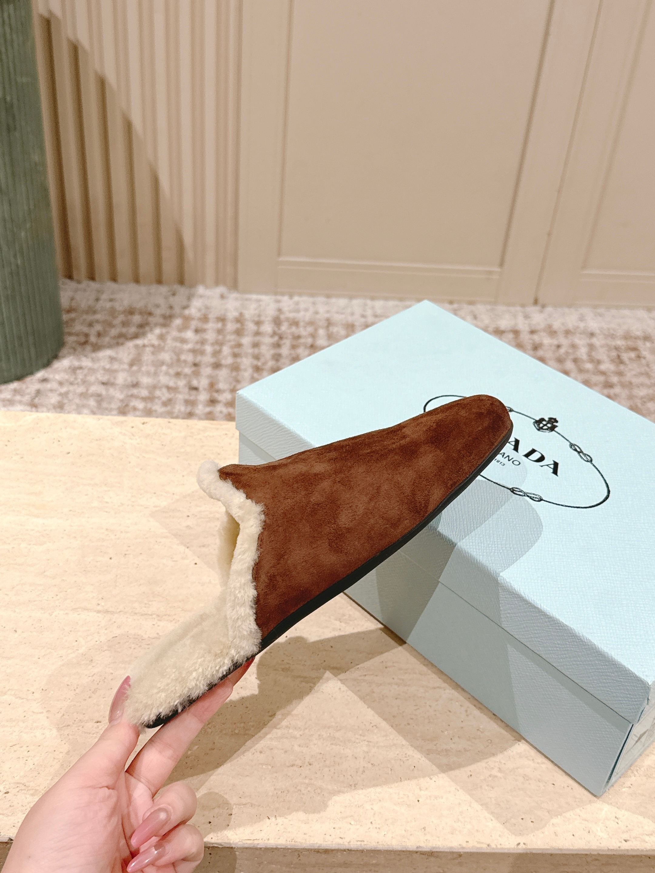 Pra 2025 Mule Brown Beige Suede Wool 556282