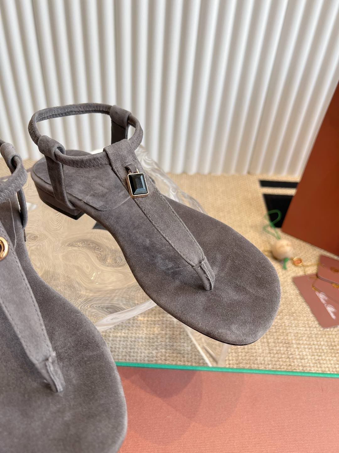 LP 25C Mindil Sandal  Koala Brown Suede 208098