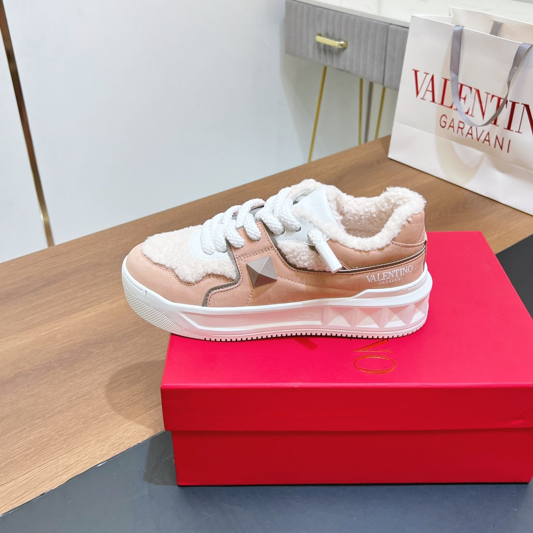 VT 2025 Garavani Sneakers Light Pink Suede Wool Leather 546983