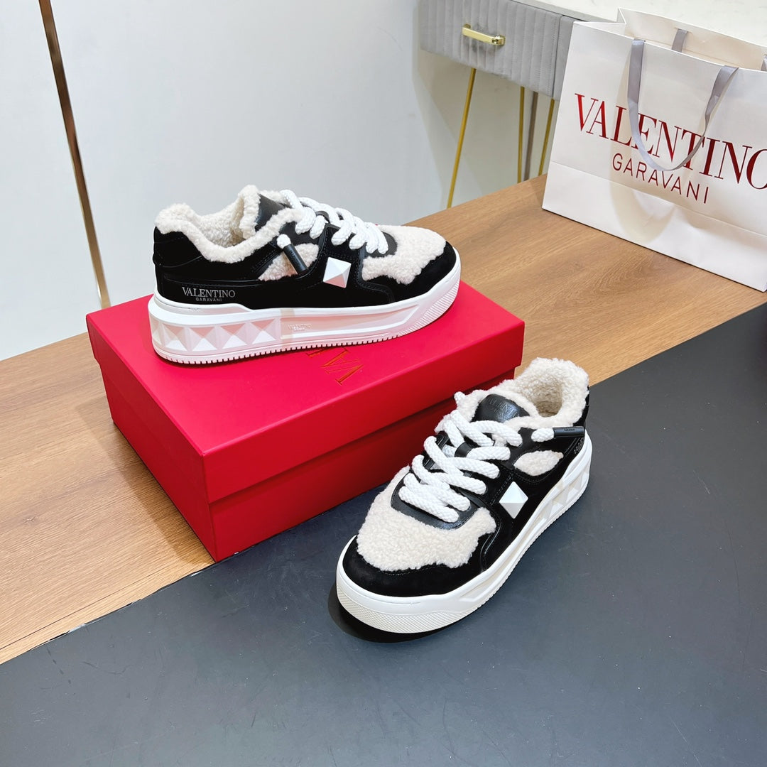 VT 2025 Garavani Sneakers Black Suede Wool Leather 546984