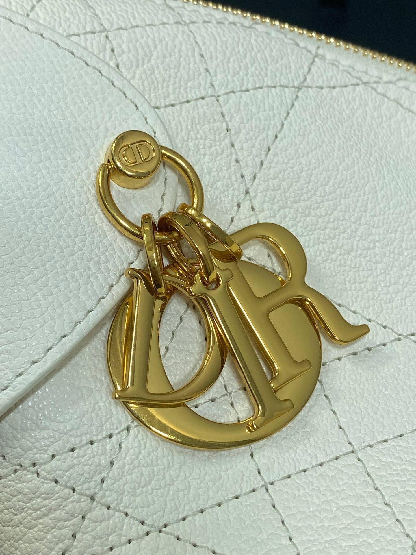 Dior 2025 Voyage Bag 28cm White Grained Calfskin 267763