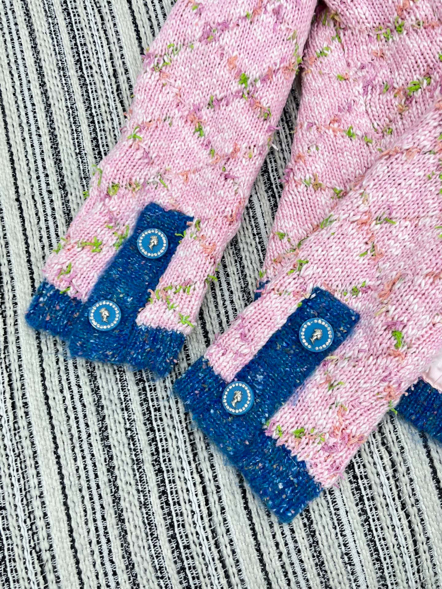 CC 2025 Cardigan Pink Blue Wool 325890