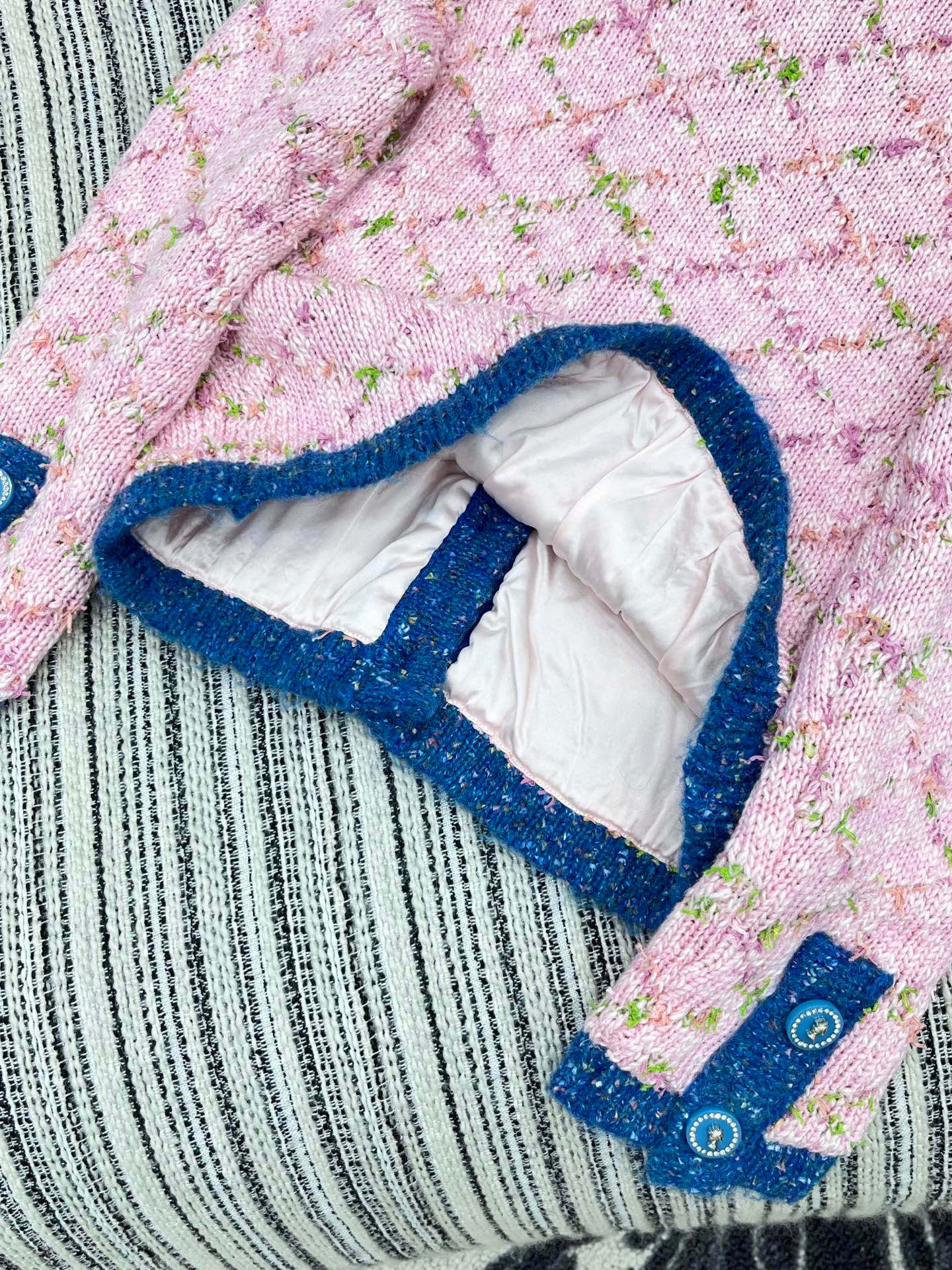 CC 2025 Cardigan Pink Blue Wool 325890