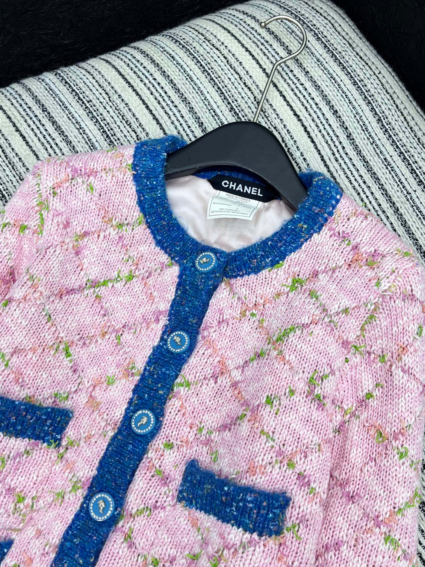 CC 2025 Cardigan Pink Blue Wool 325890