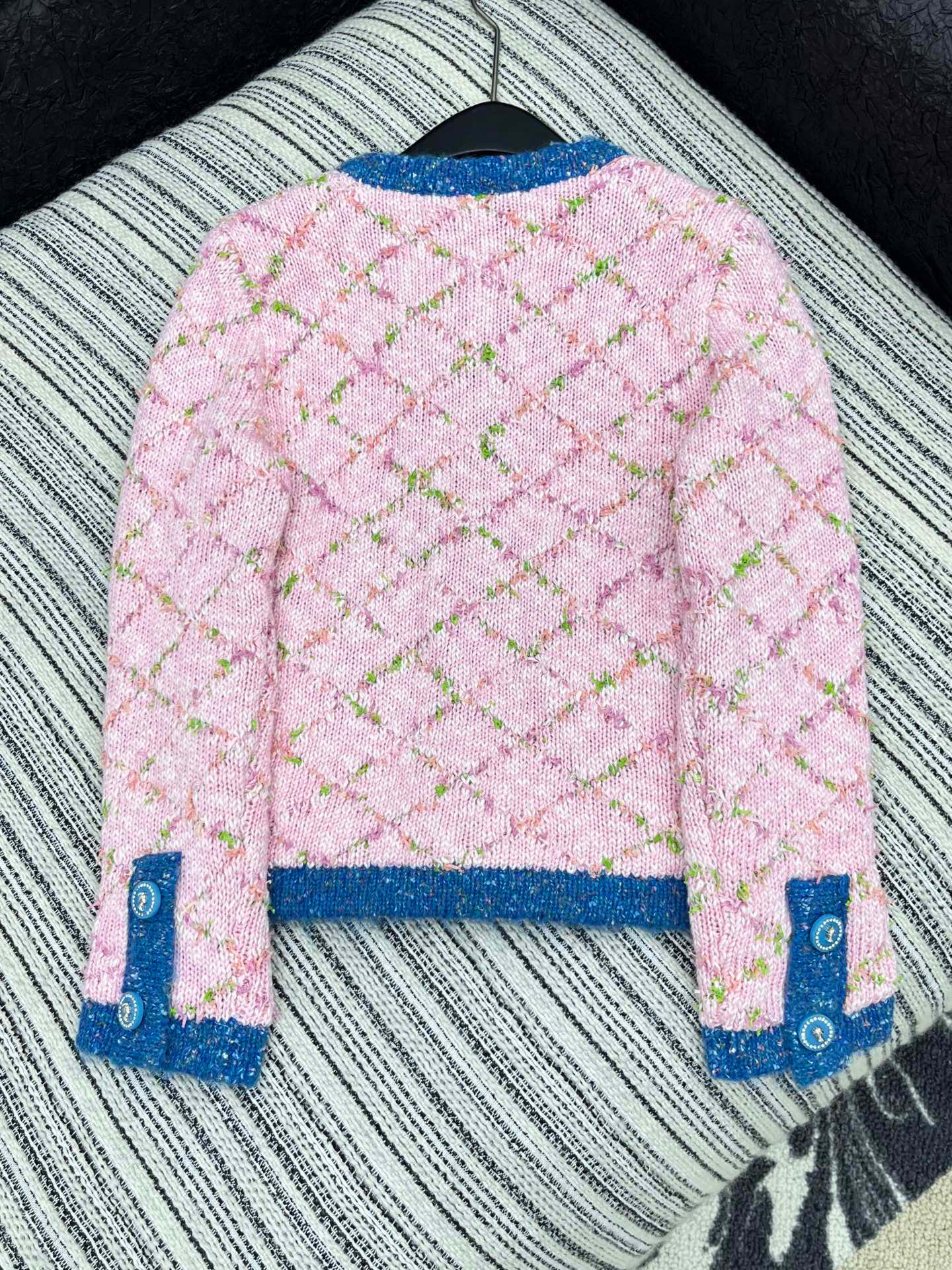 CC 2025 Cardigan Pink Blue Wool 325890