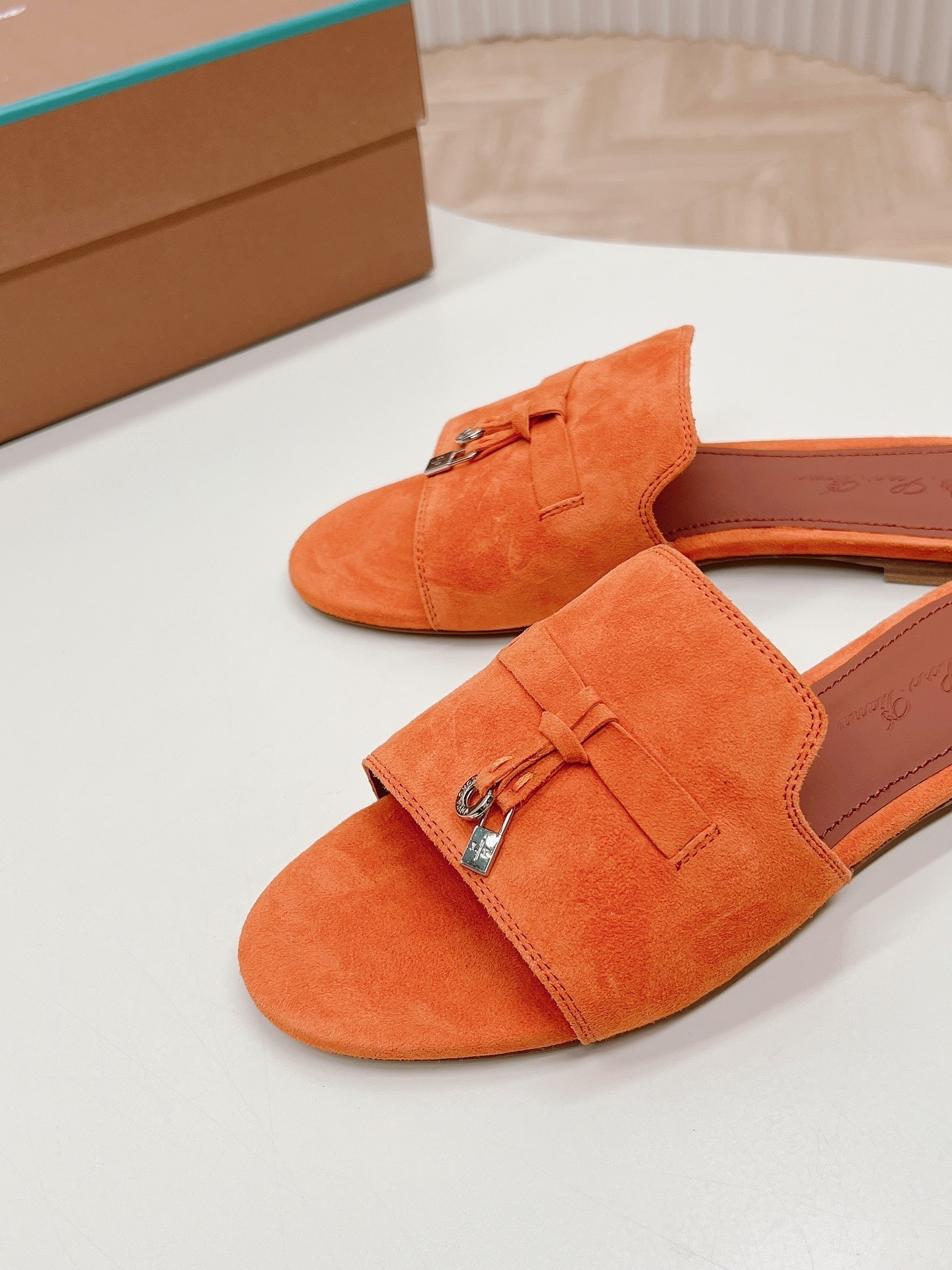 LP SUMMER CHARMS SANDALS IN ORANGE SUEDE