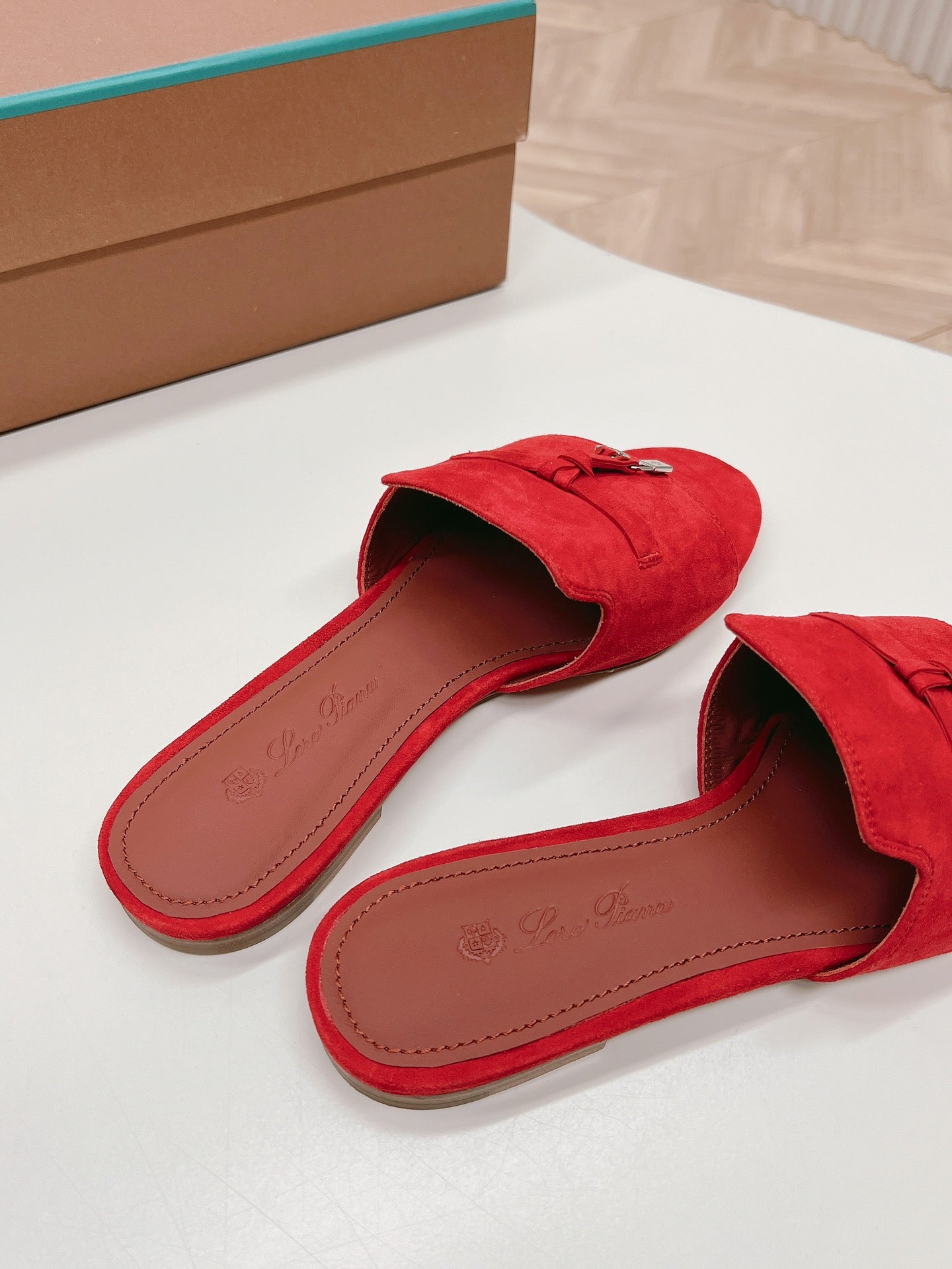 LP SUMMER CHARMS SANDALS IN CHERRY SUEDE