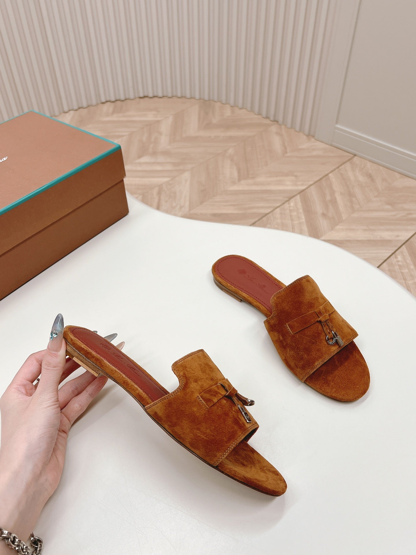 LP SUMMER CHARMS SANDALS IN BROWN SUEDE