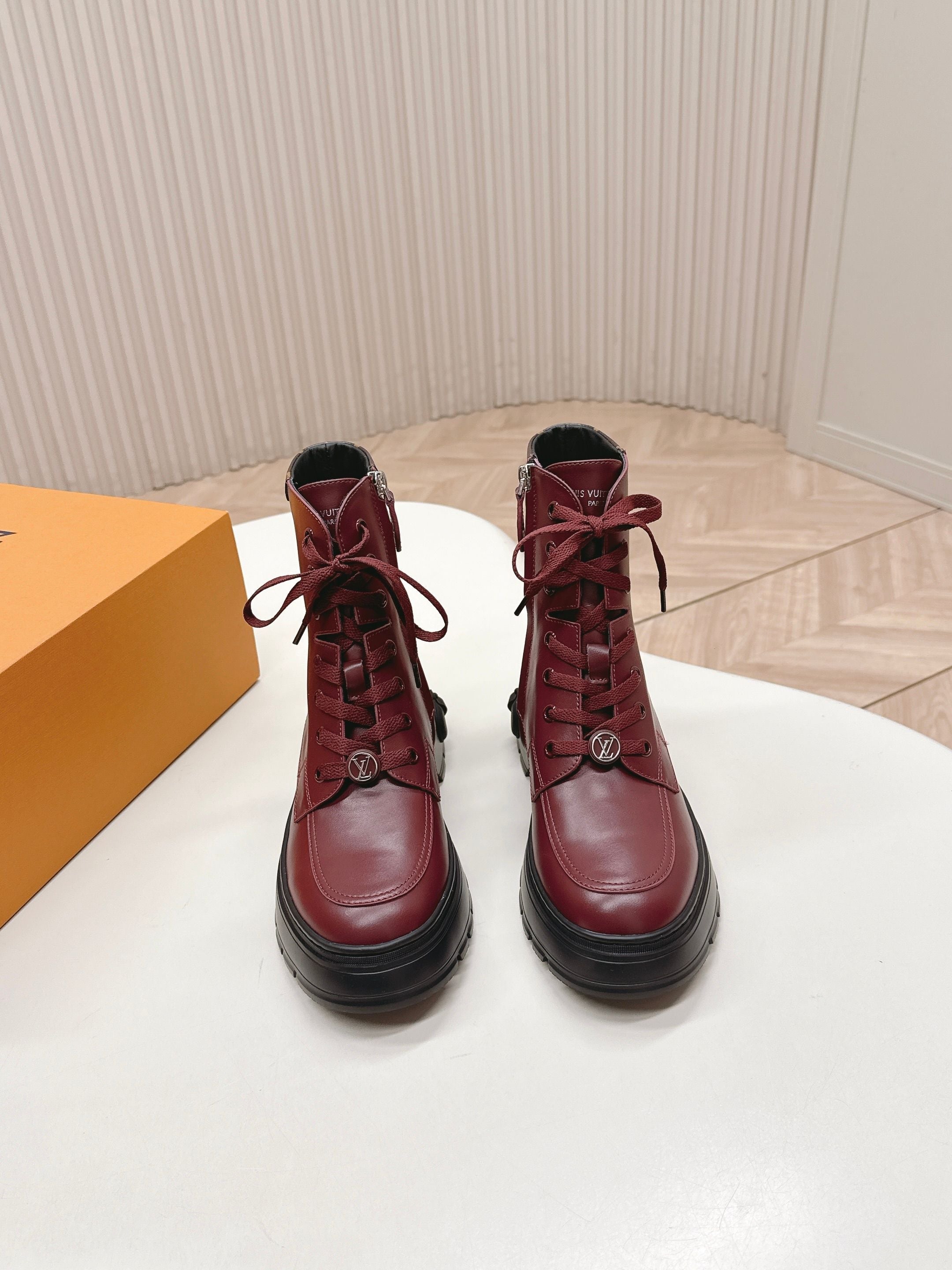 LV 2026 Laureate Platform Desert Boot Burgundy Calfskin 595452