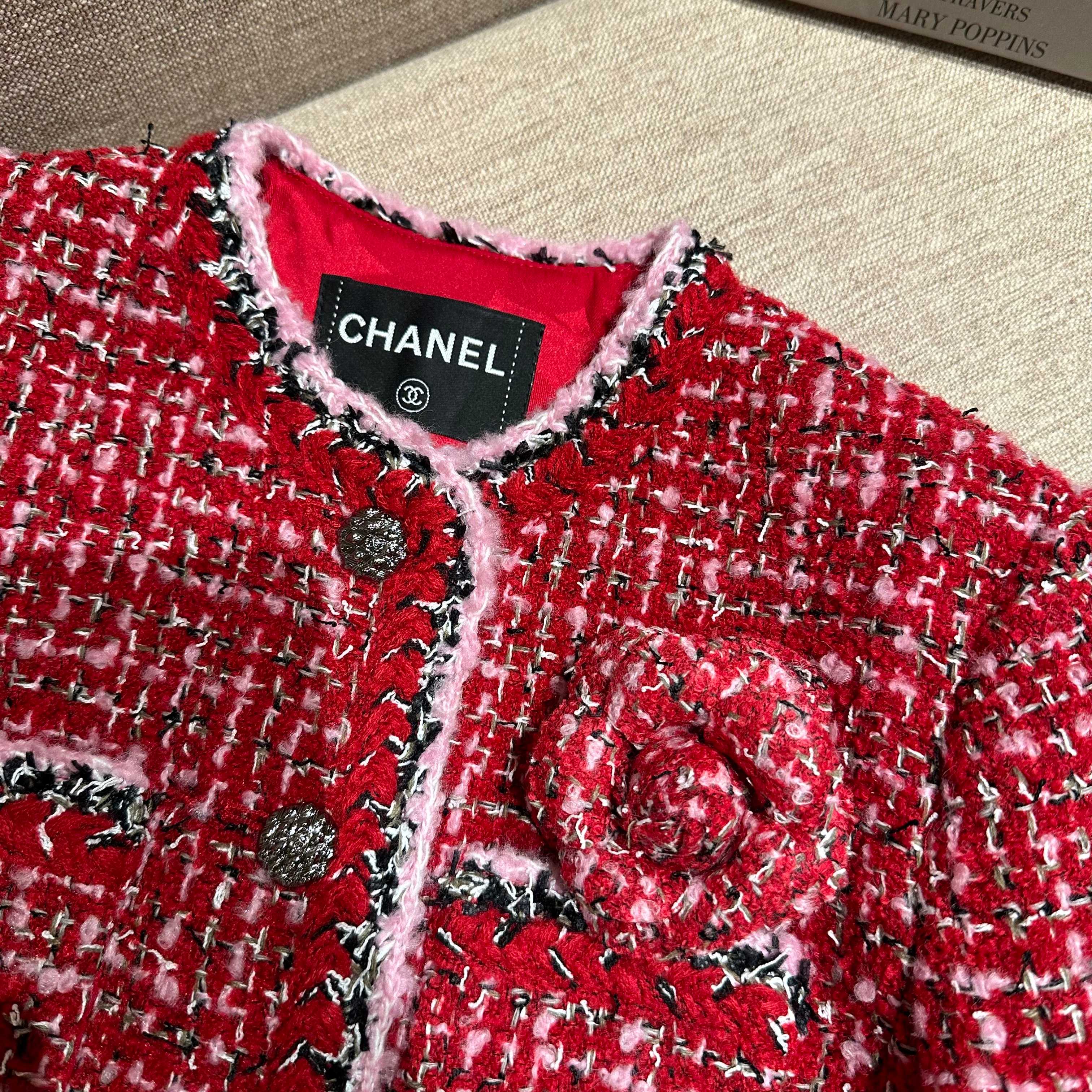 Chanel 25 Jacket With Lapel Brooch Red Wool 321196