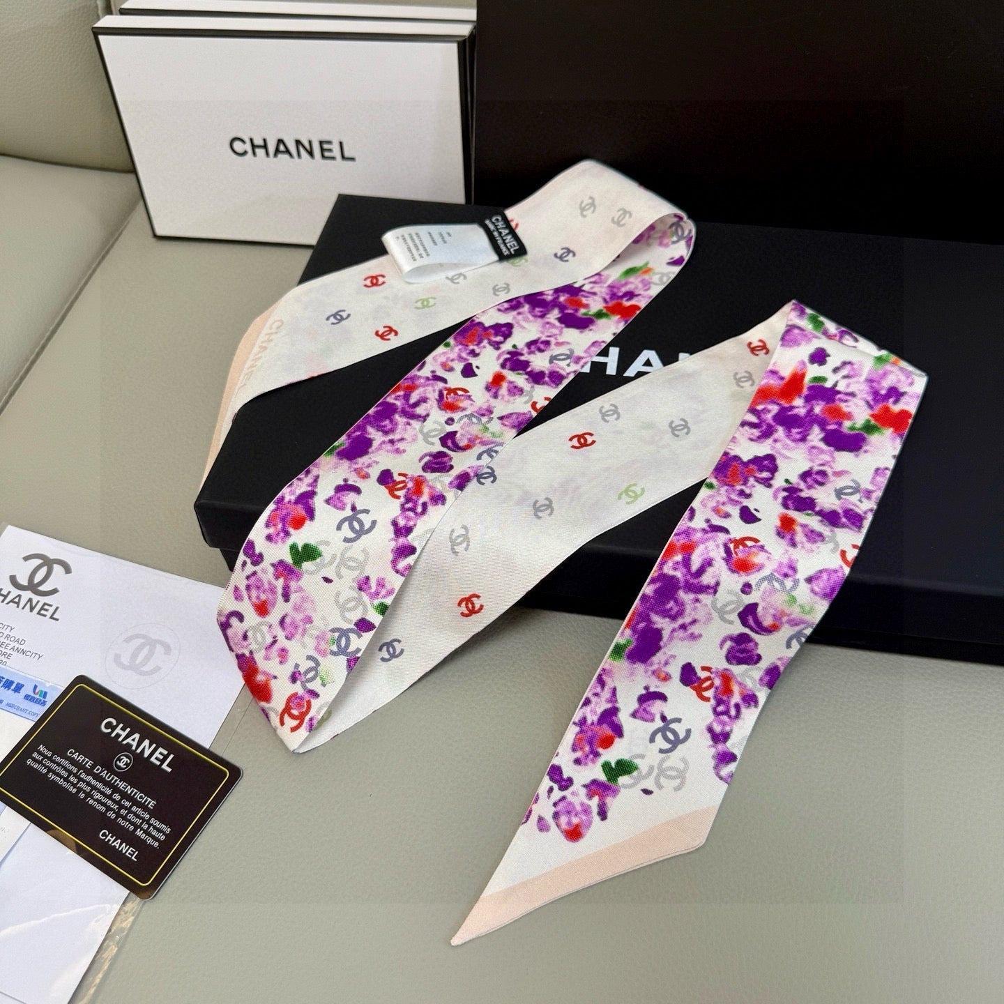 CC  Twilly Mini Star 120cm White Purple Mulberry Silk 943523