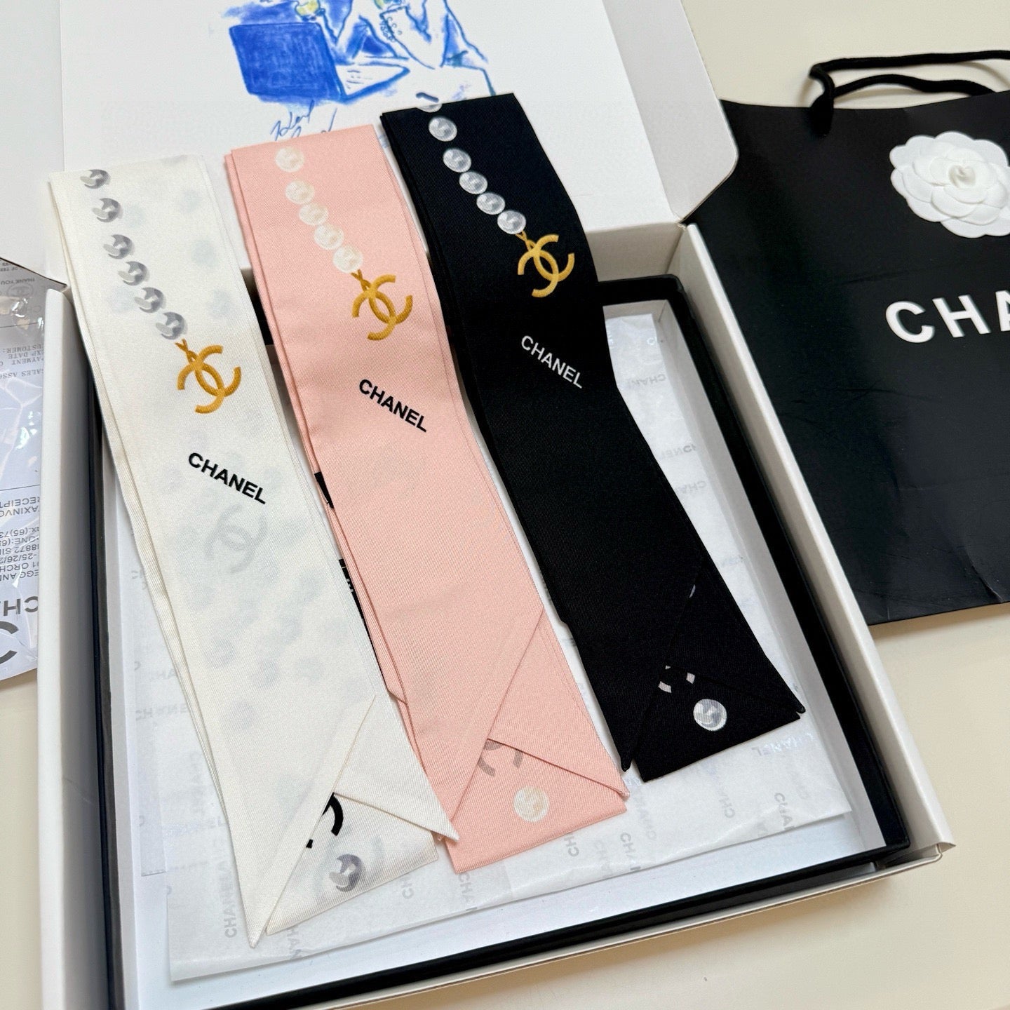 CC  Twilly Mini Scarf 120cm White Mulberry Silk 949112