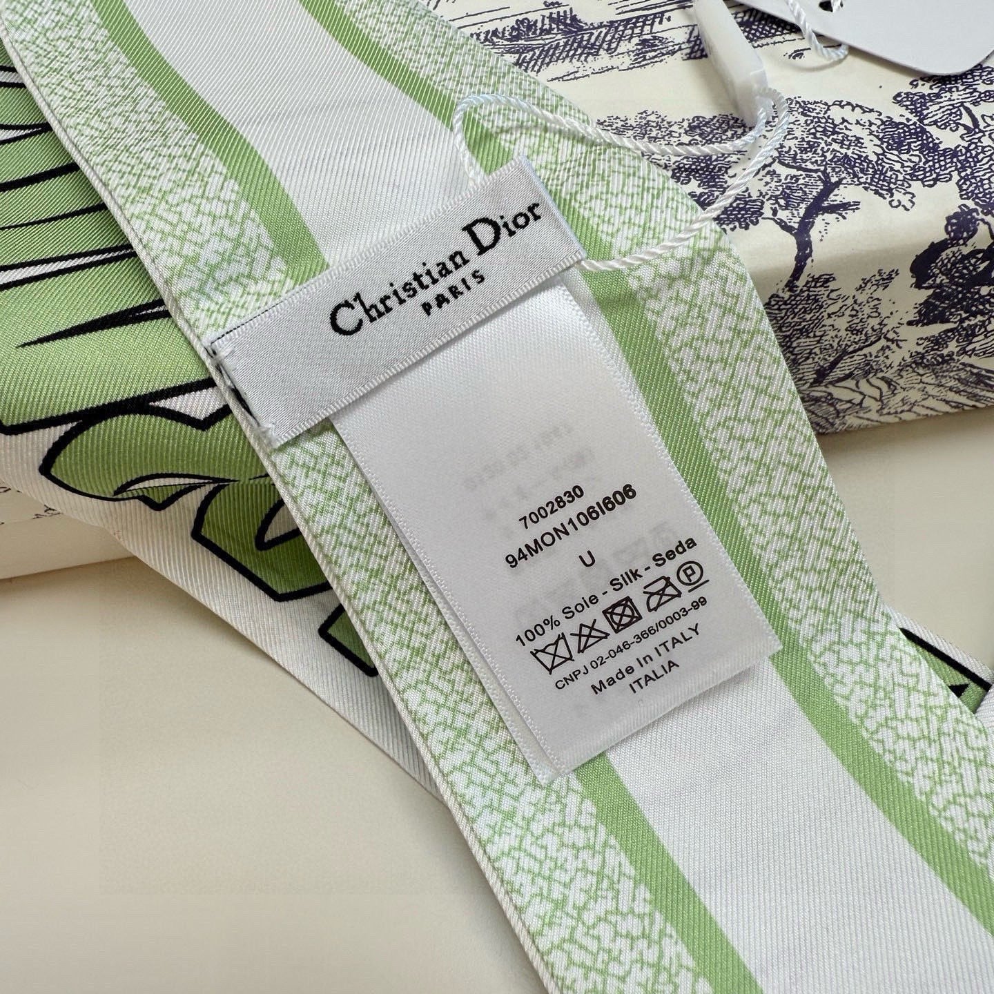 CD Twilly Mini Scarf 105cm Green Mulberry Silk 957051