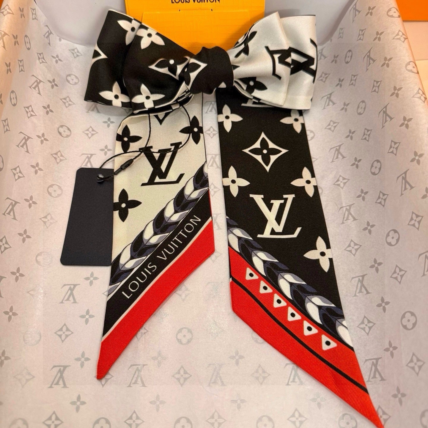 LV  Twilly Mini Scarf 120 Black Beige Silk Twill 967459
