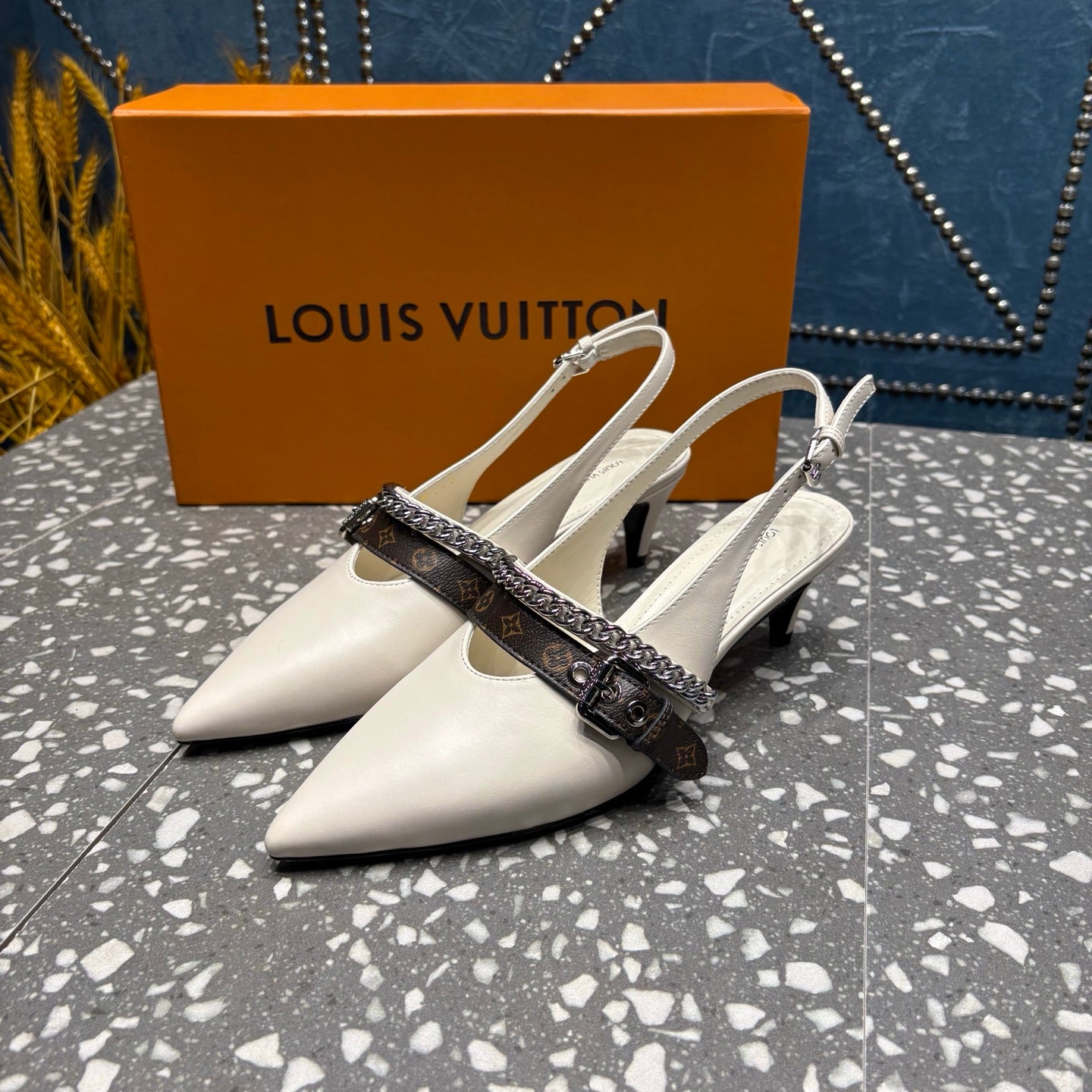 LV 26ss Slingback 45 White Cowhide 628434