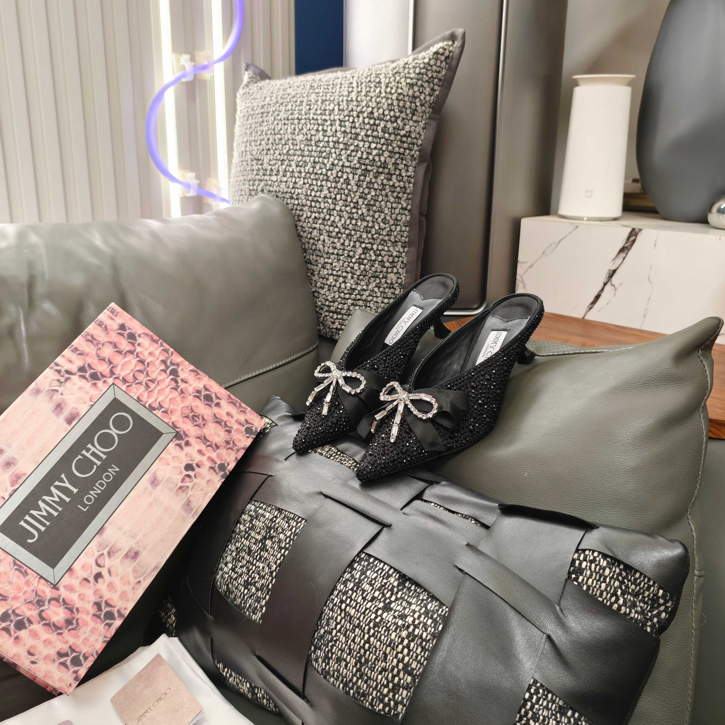 Jimmy 26s Crystal Slipper 45 Black Silk Satin Cowhide 596339