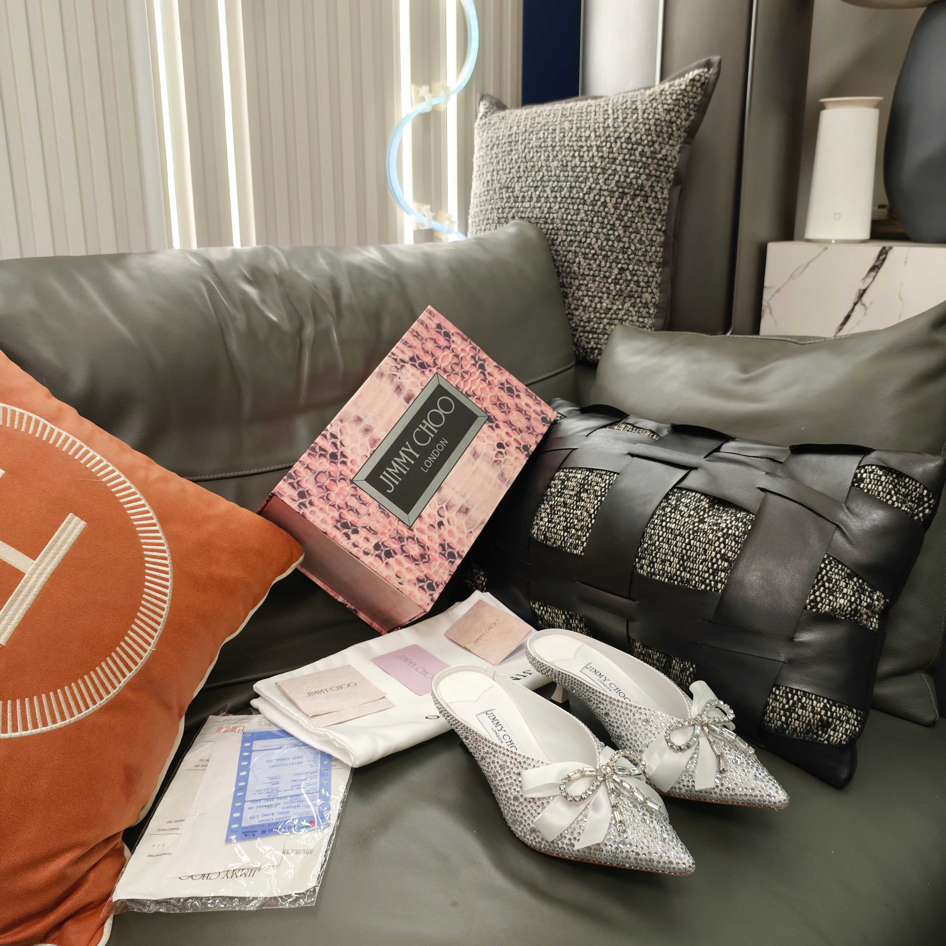 Jimmy 26s Crystal Slipper 45 Sliver Silk Satin Cowhide 596340